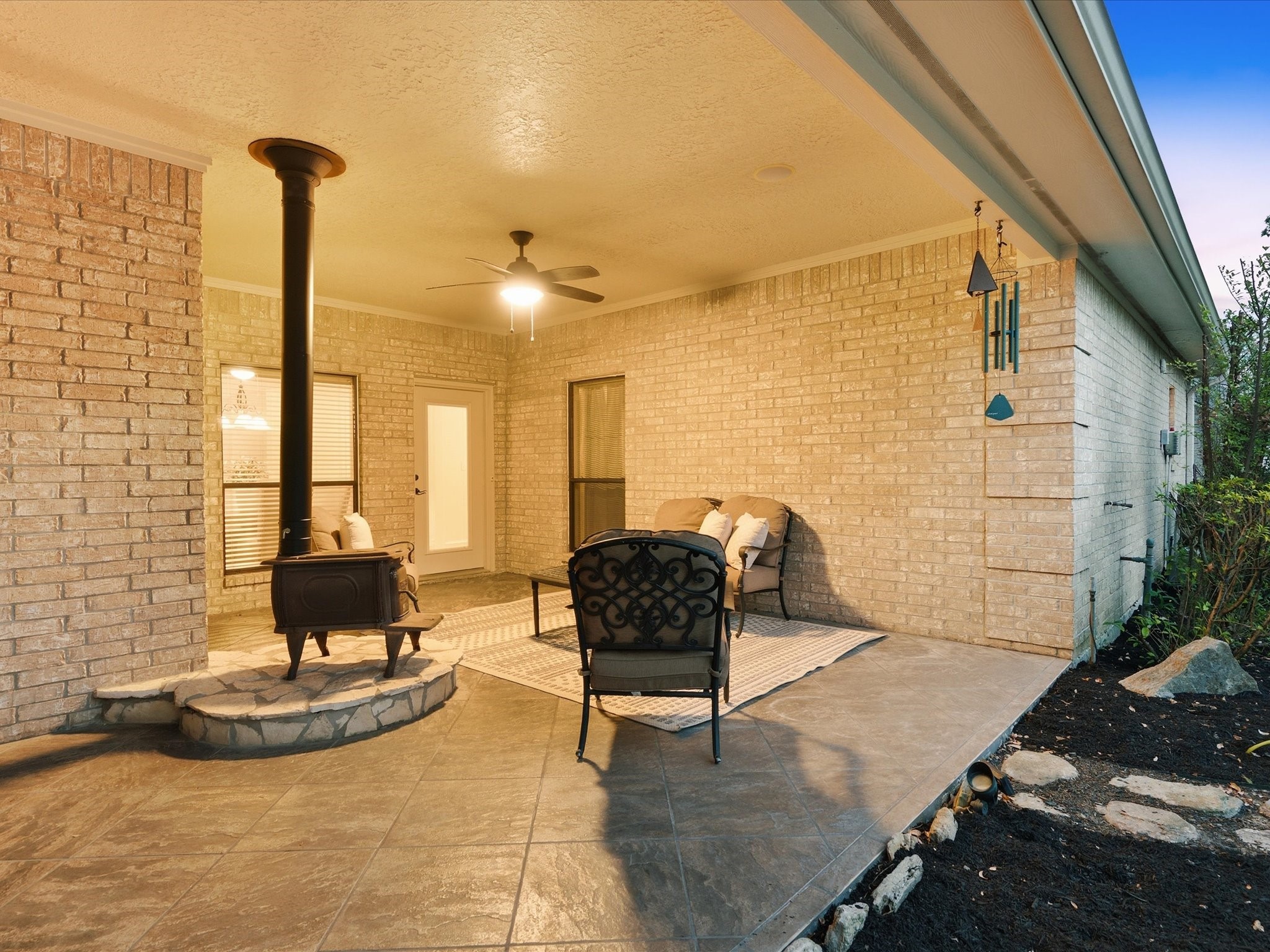 10231 Crestwater Circle, Magnolia, TX 77354