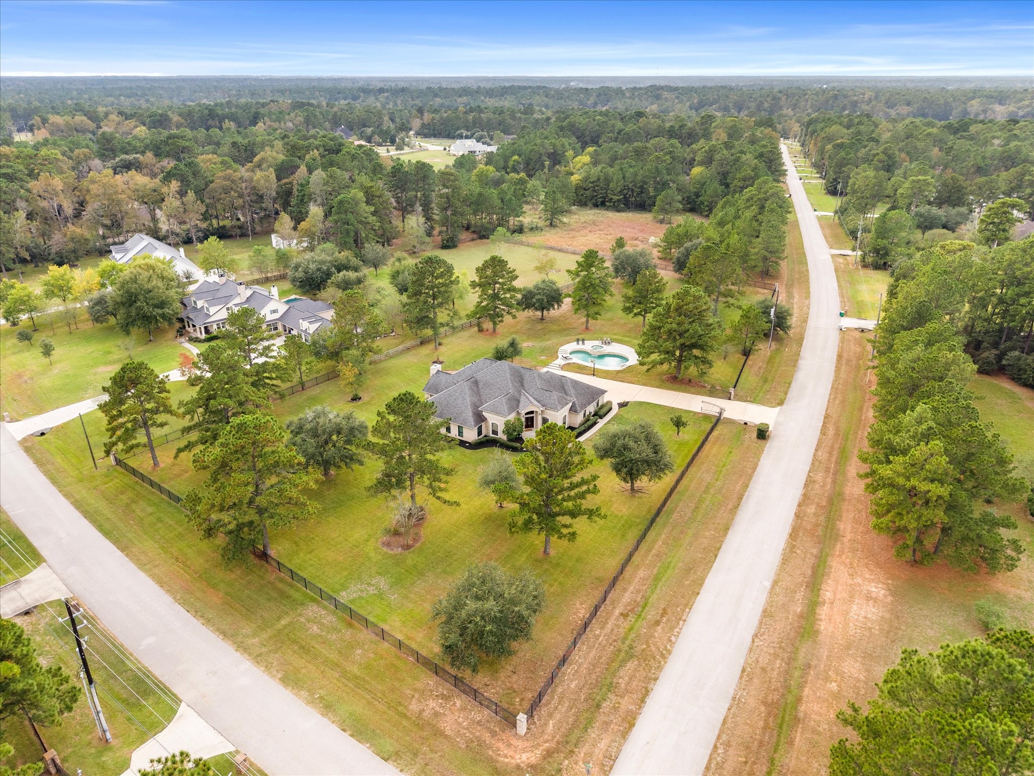 10231 Crestwater Circle, Magnolia, TX 77354