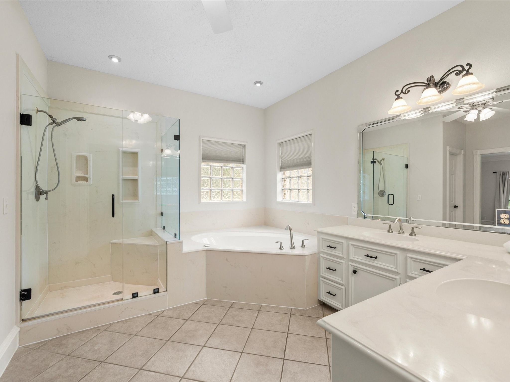 10231 Crestwater Circle, Magnolia, TX 77354