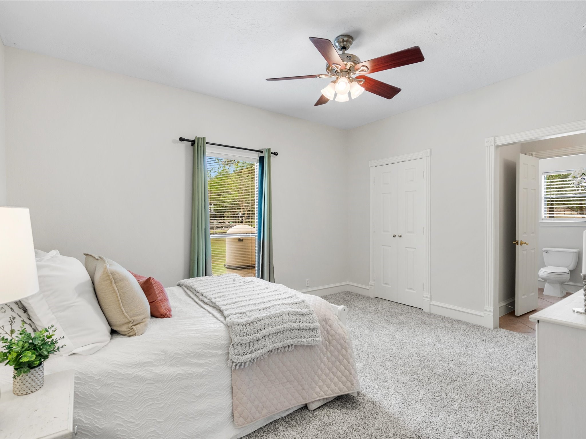 10231 Crestwater Circle, Magnolia, TX 77354