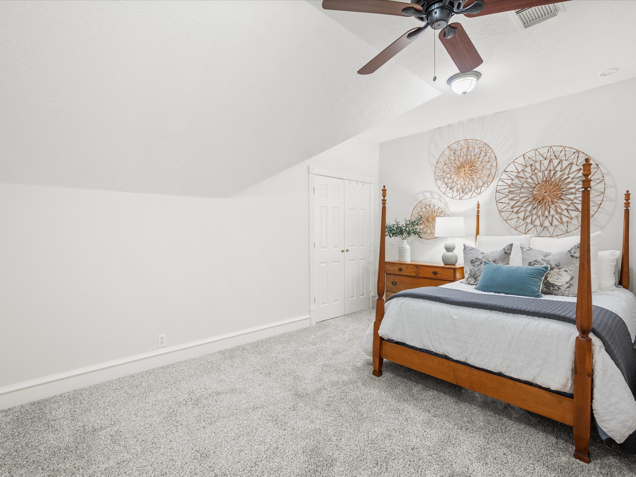 10231 Crestwater Circle, Magnolia, TX 77354