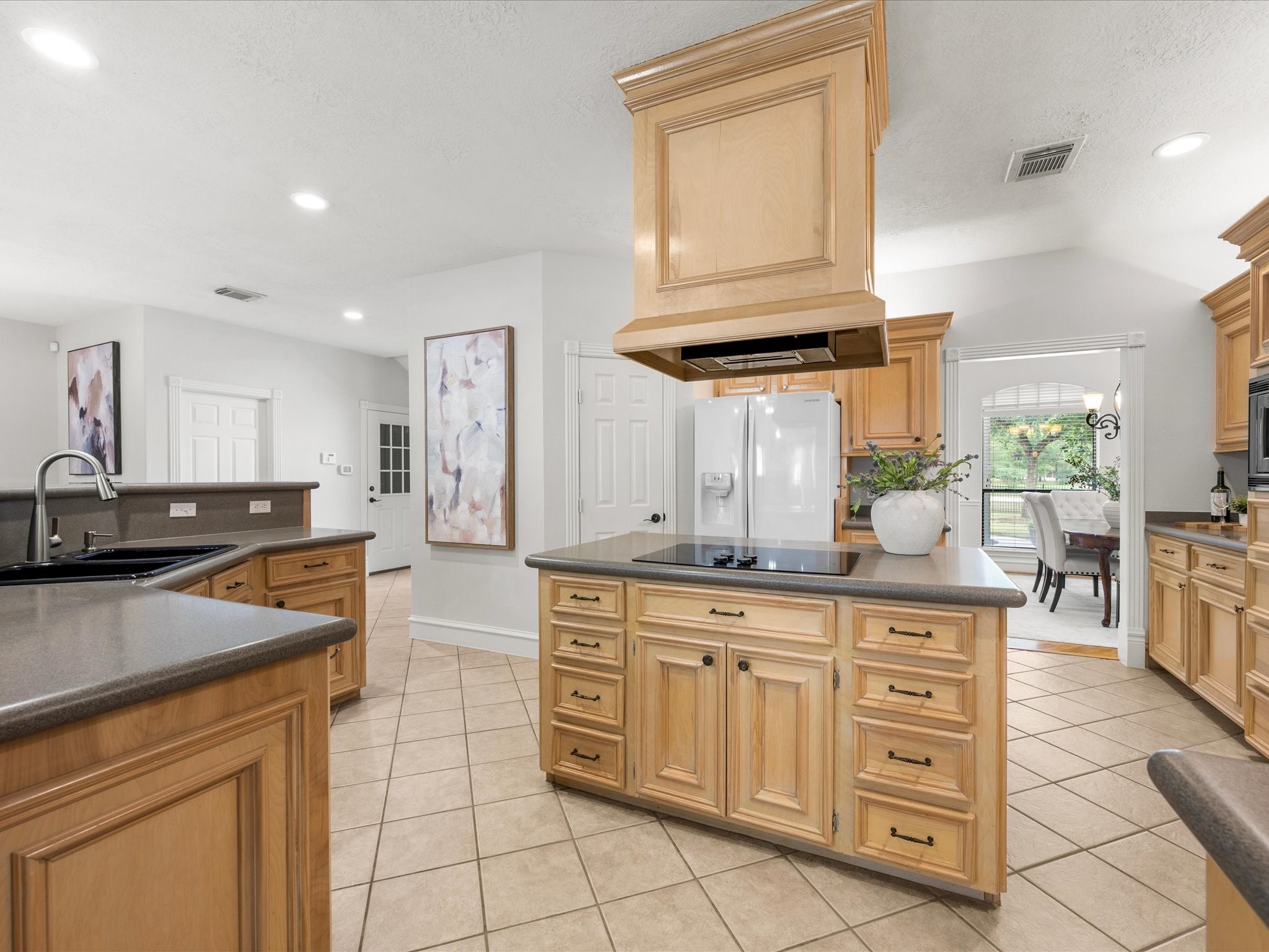 10231 Crestwater Circle, Magnolia, TX 77354