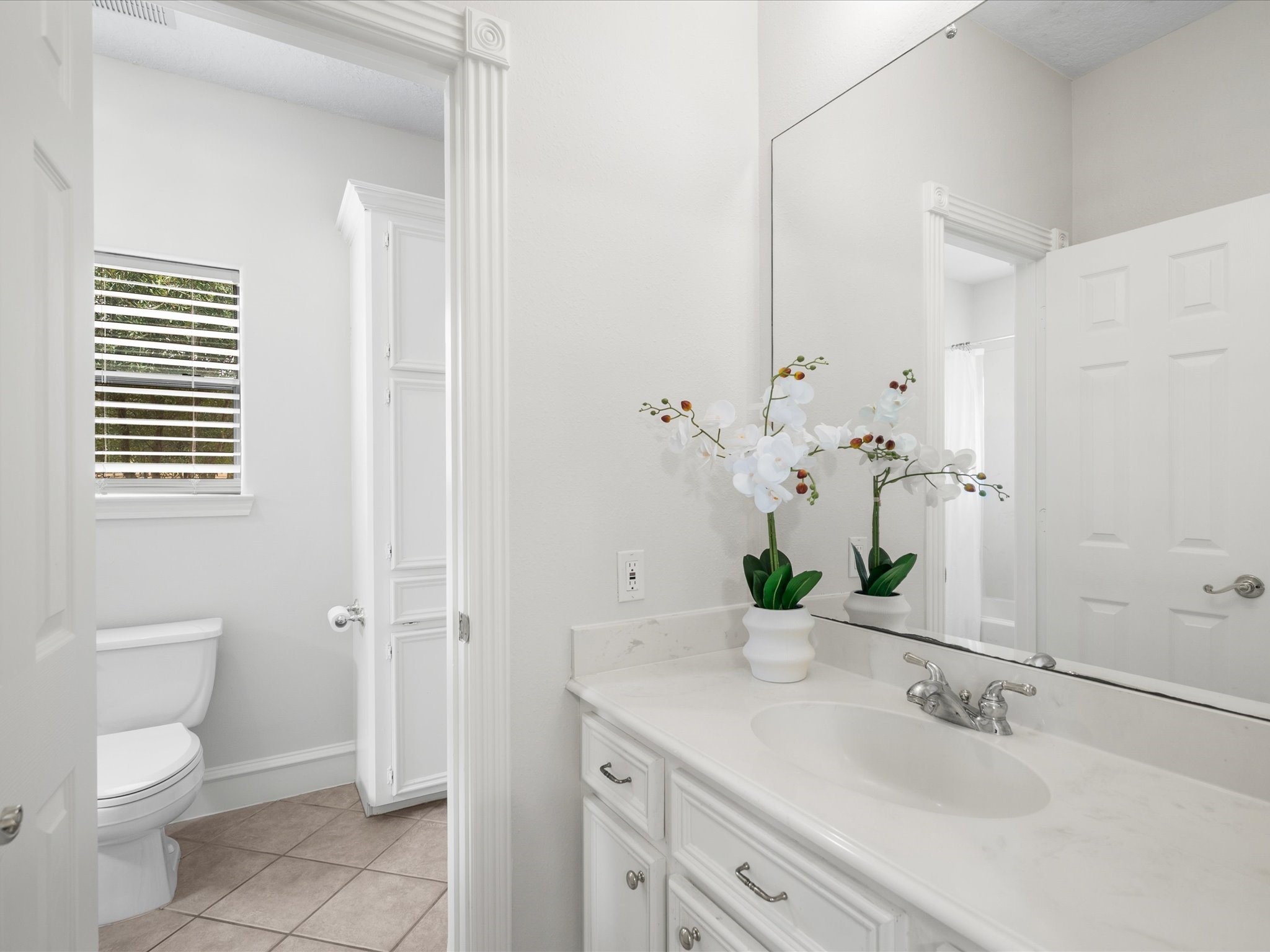 10231 Crestwater Circle, Magnolia, TX 77354