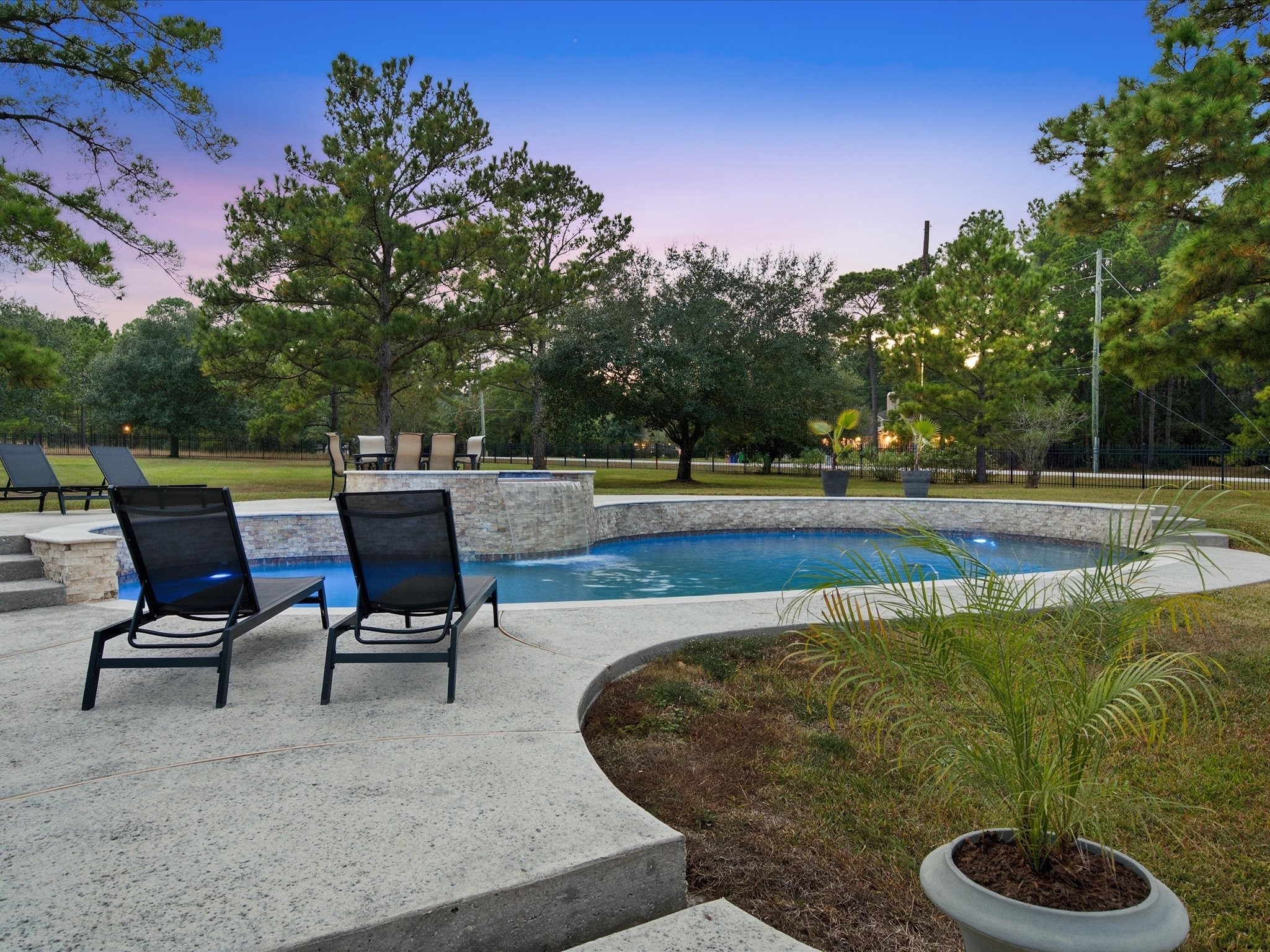 10231 Crestwater Circle, Magnolia, TX 77354