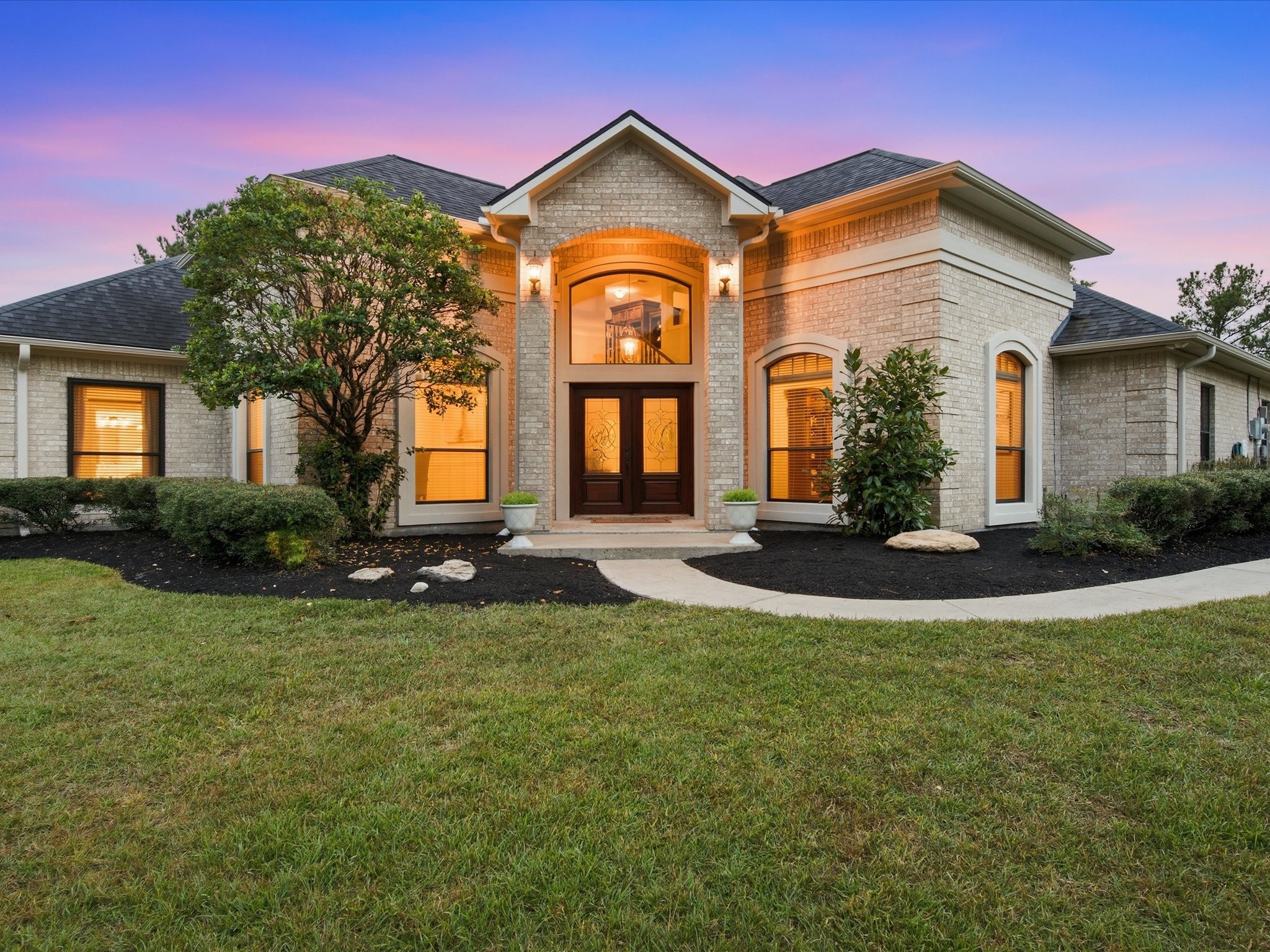 10231 Crestwater Circle, Magnolia, TX 77354