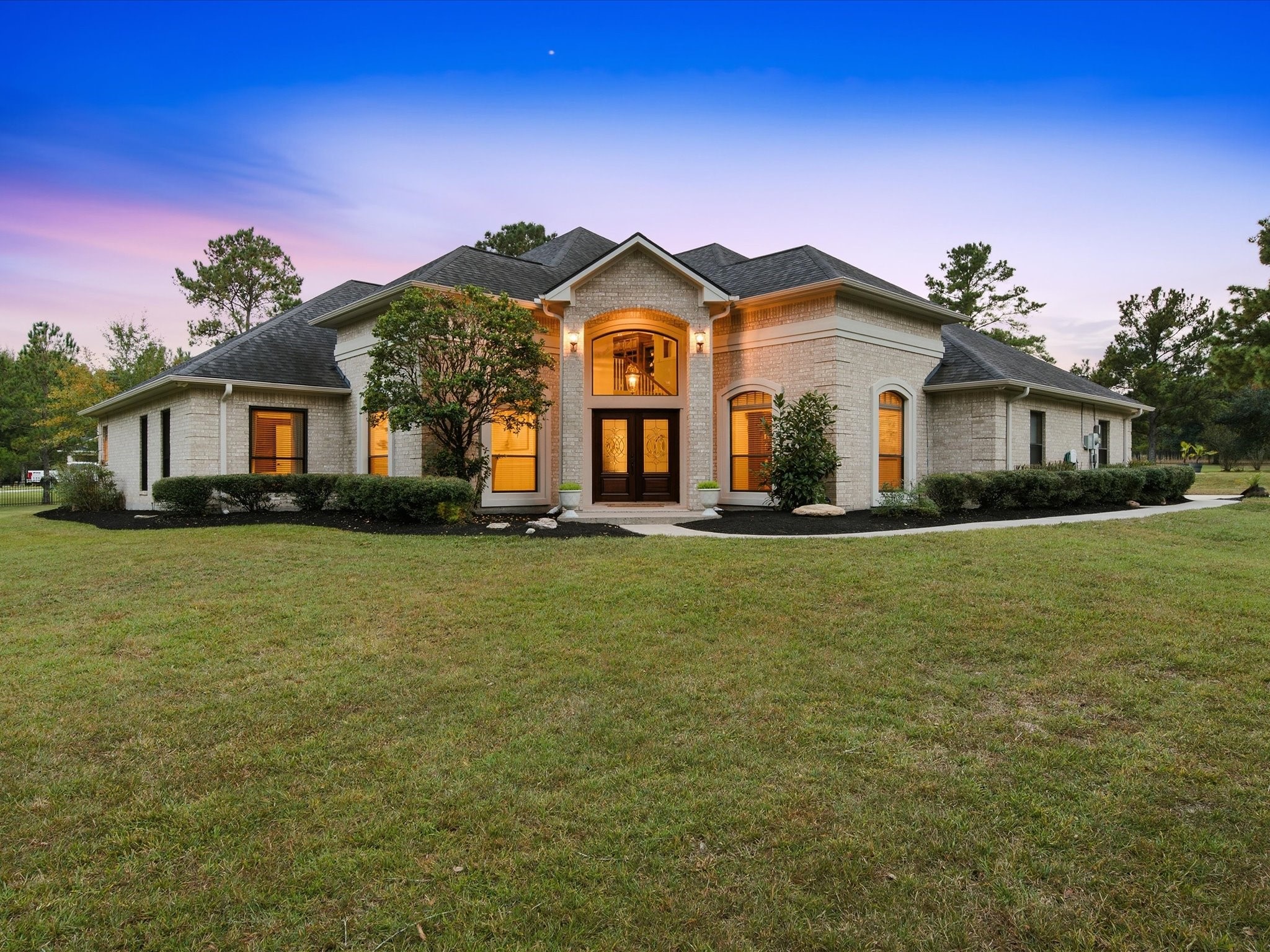10231 Crestwater Circle, Magnolia, TX 77354