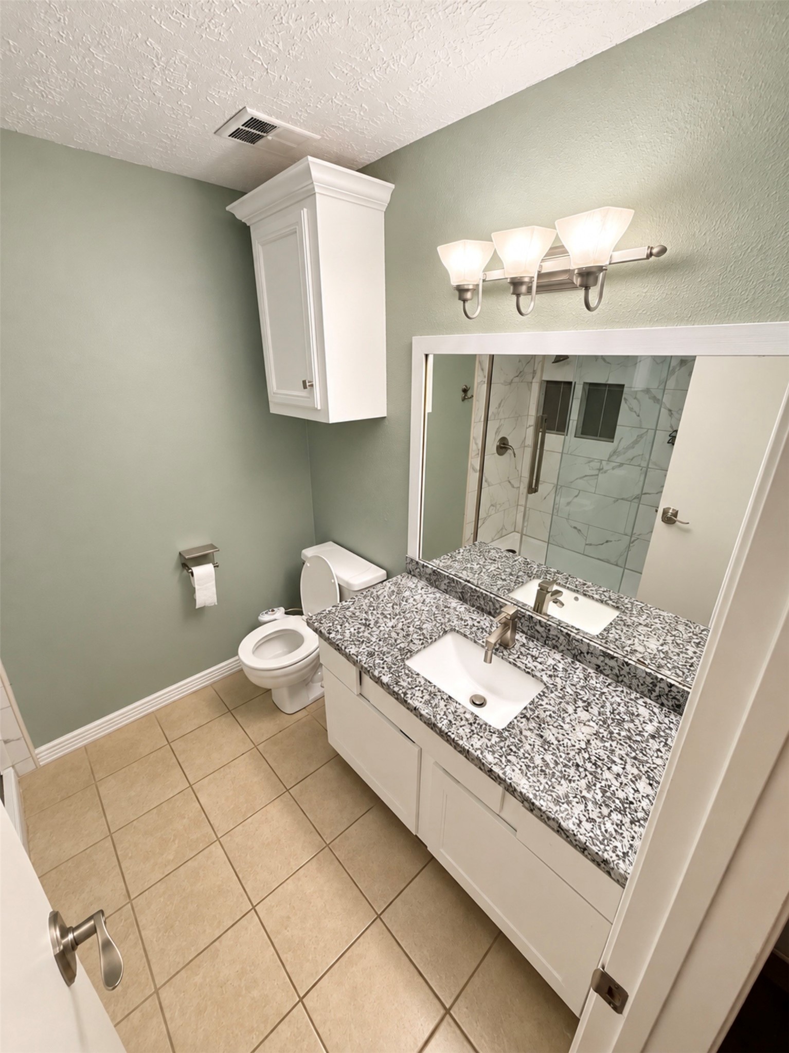 18122 Kings Row, Webster, TX 77058