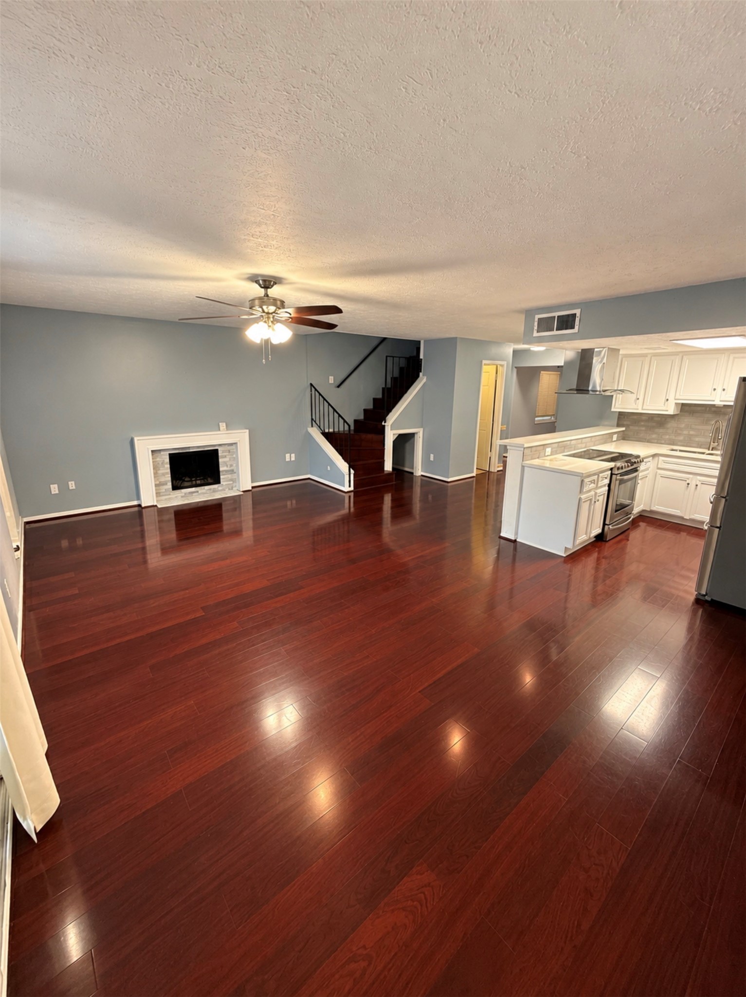 18122 Kings Row, Webster, TX 77058