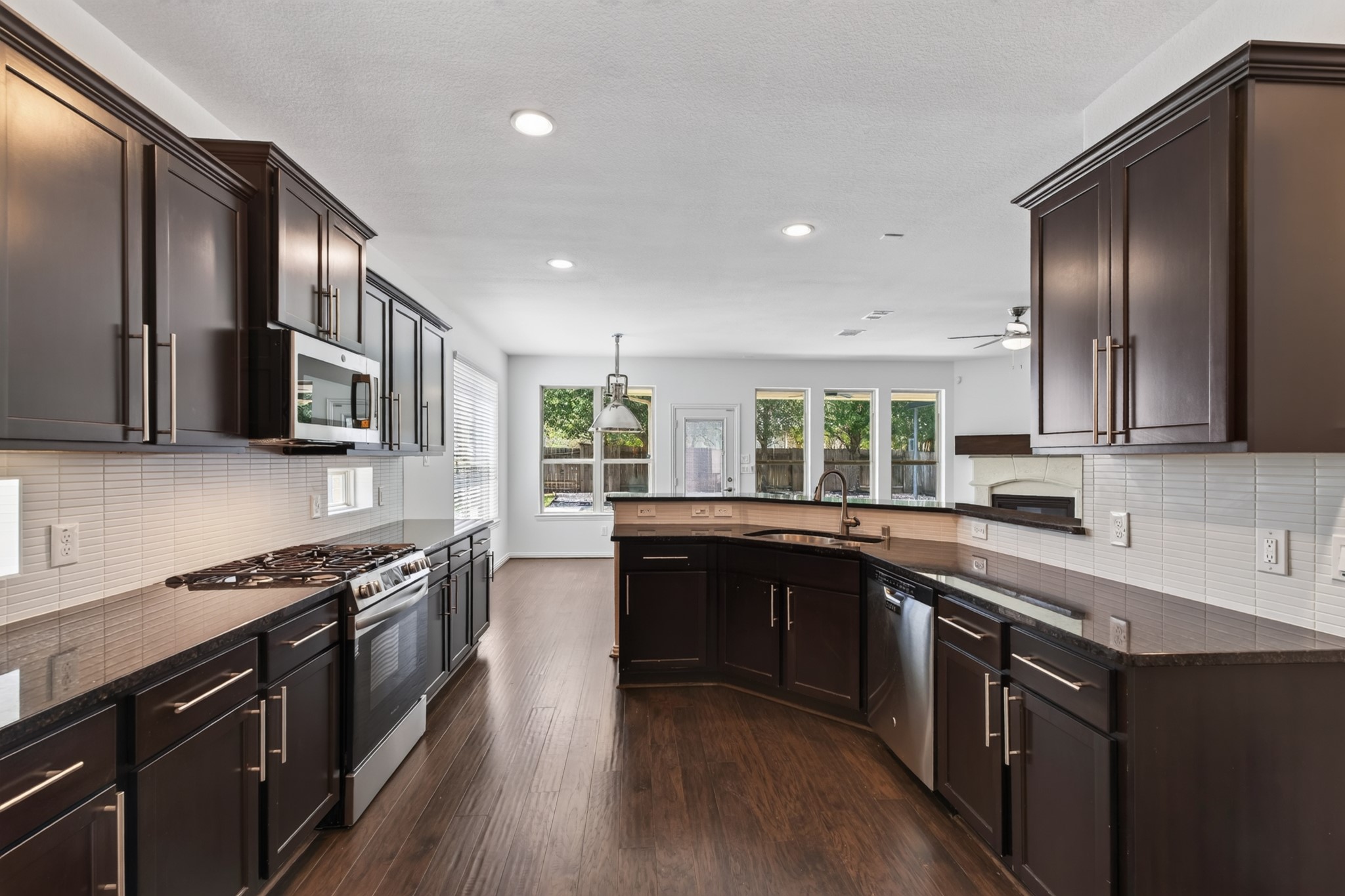 63 W Deer River Circle, The Woodlands, TX 77389