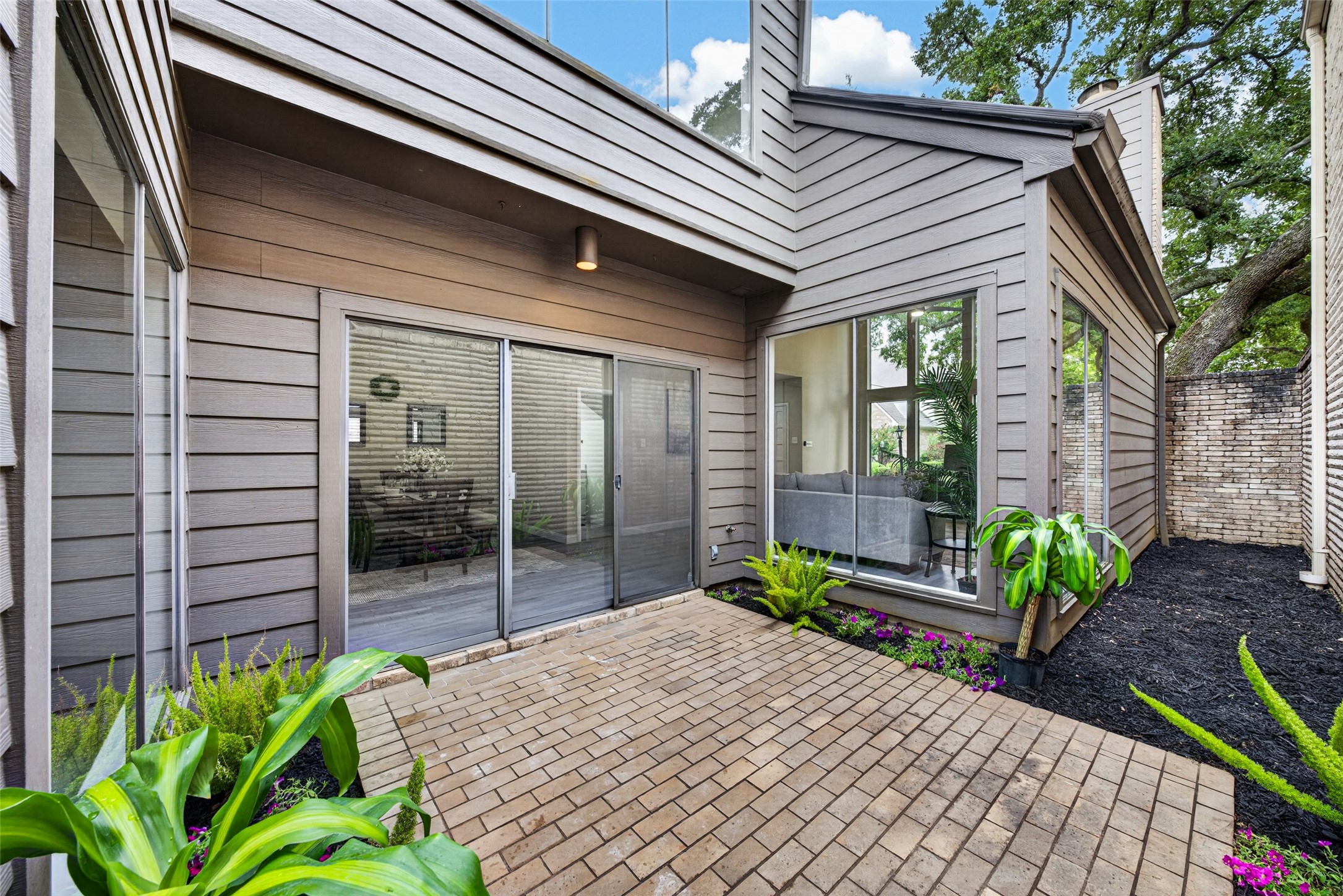 9592 Doliver Drive, Houston, TX 77063