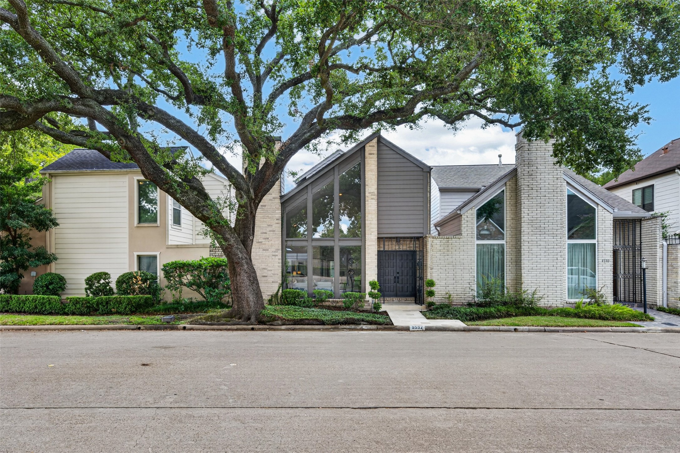 9592 Doliver Drive, Houston, TX 77063