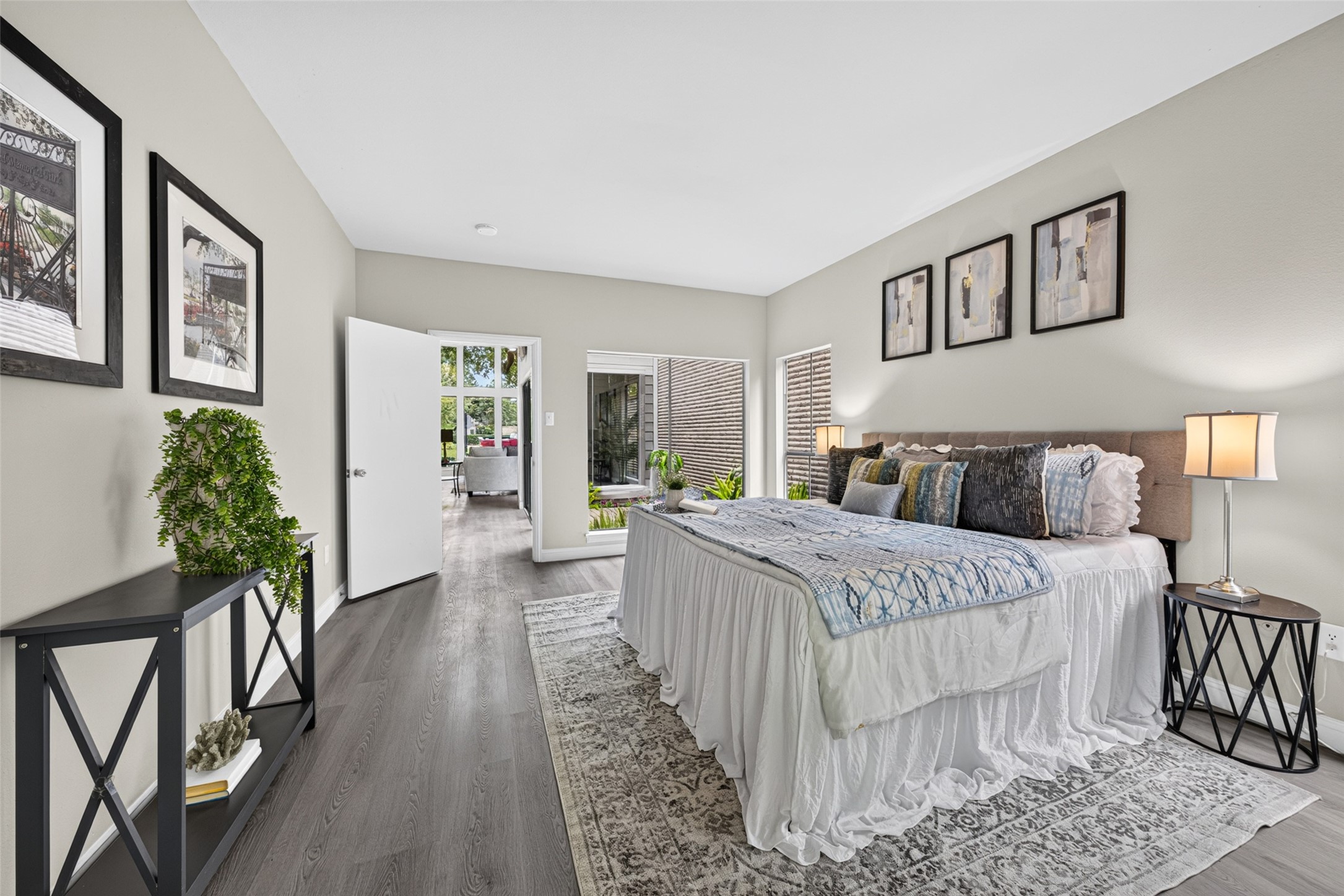 9592 Doliver Drive, Houston, TX 77063