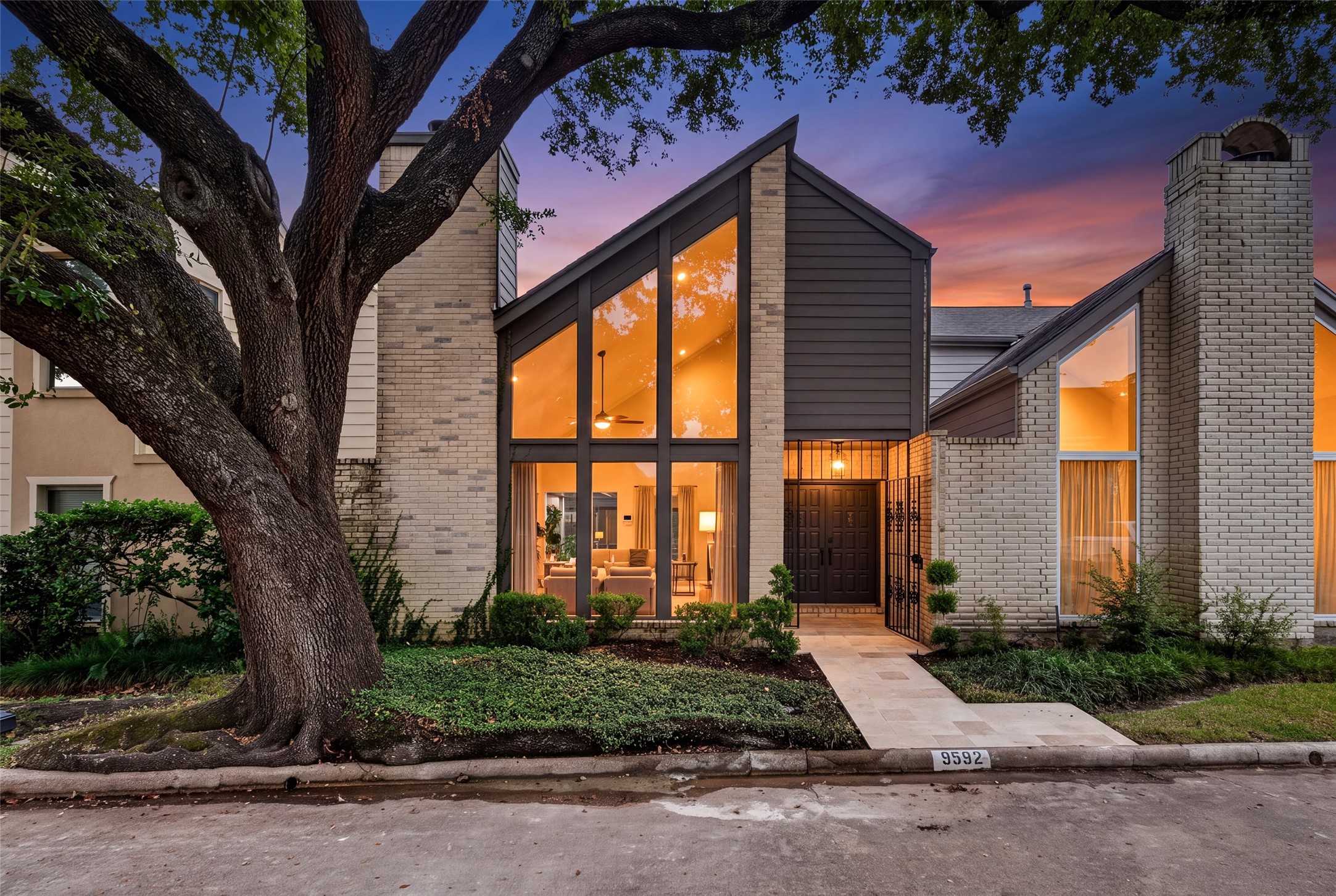 9592 Doliver Drive, Houston, TX 77063