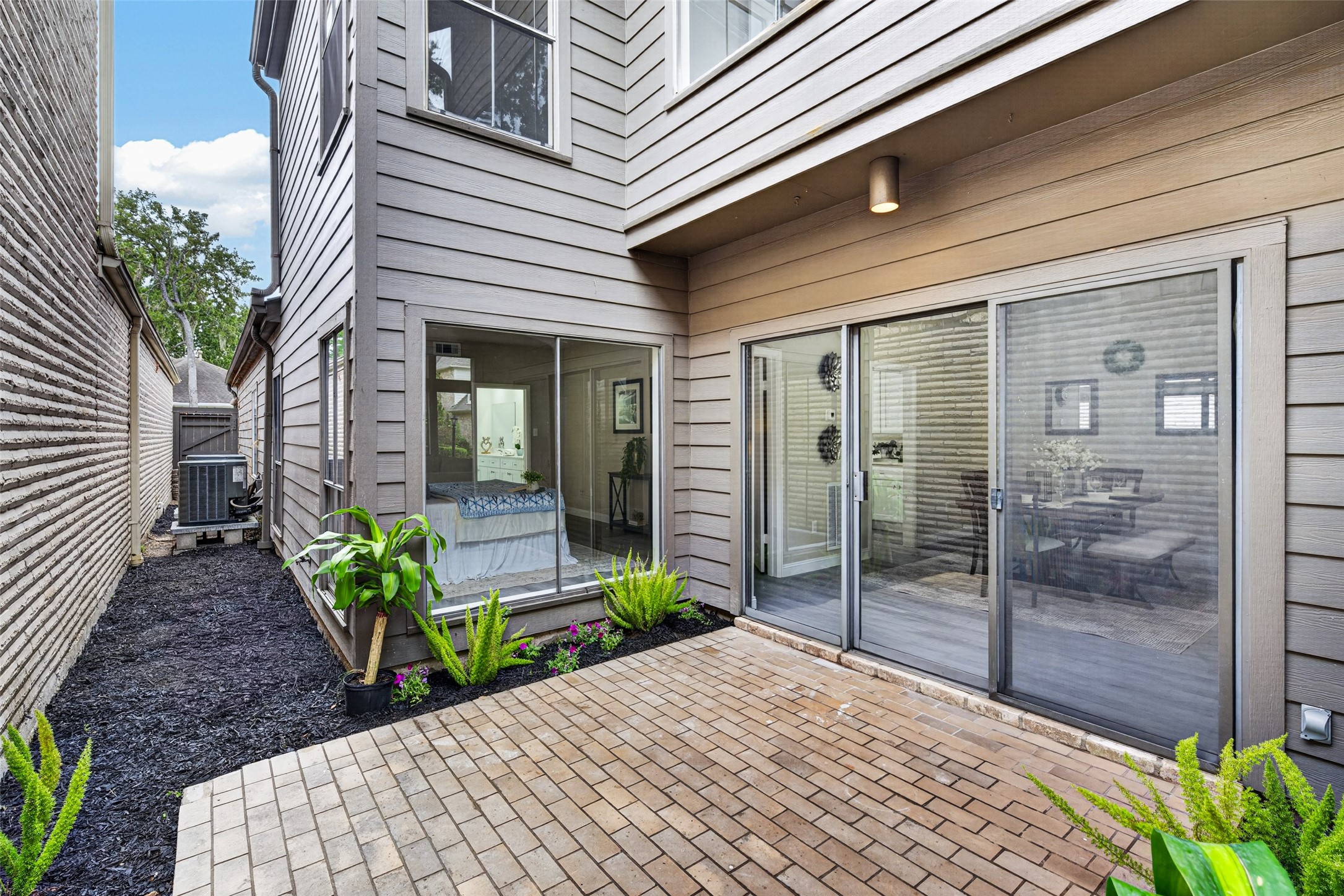 9592 Doliver Drive, Houston, TX 77063