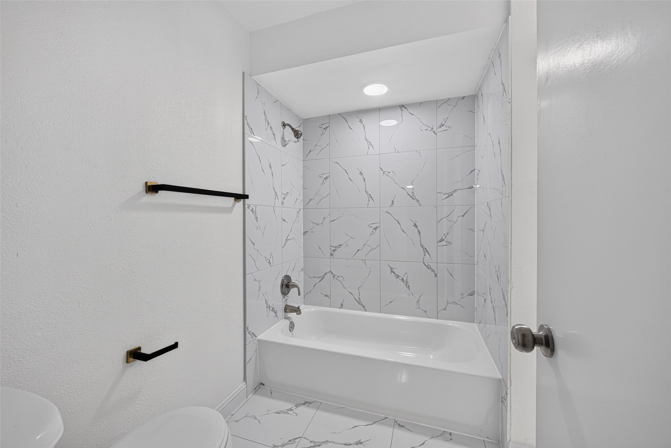 9592 Doliver Drive, Houston, TX 77063