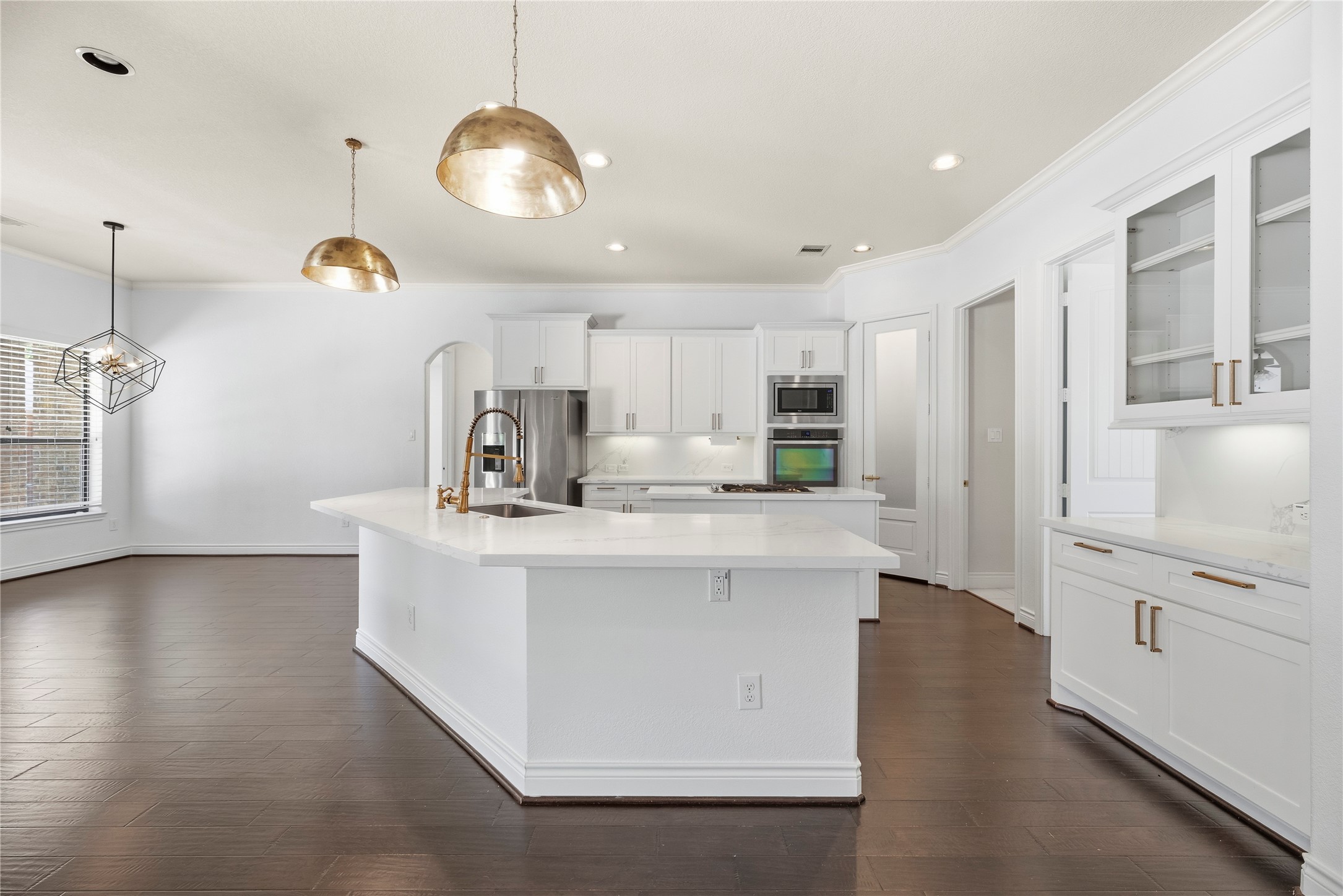 Another view of the kitchen.