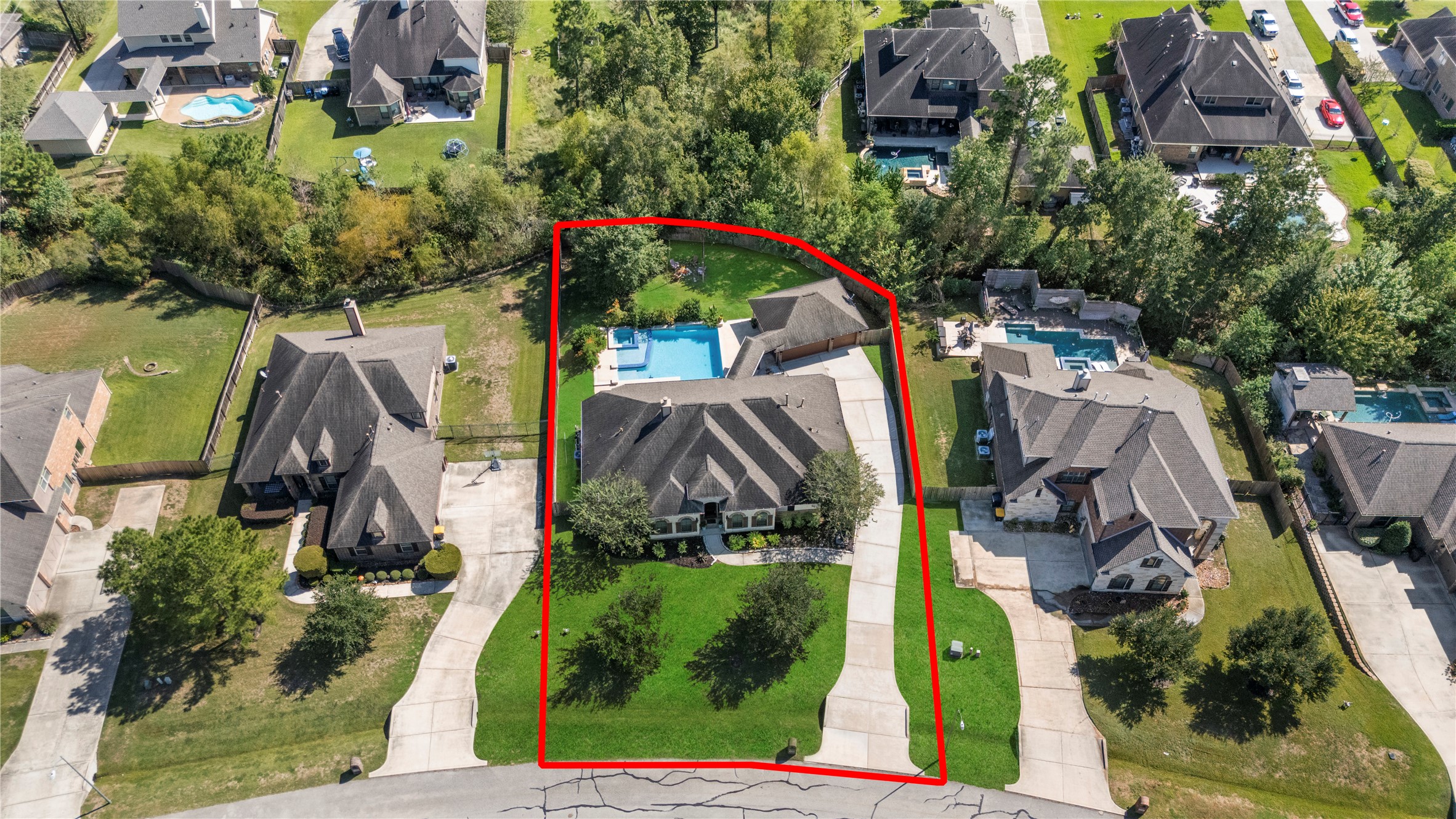 Aerial photo of property. Redlines are approximate.
