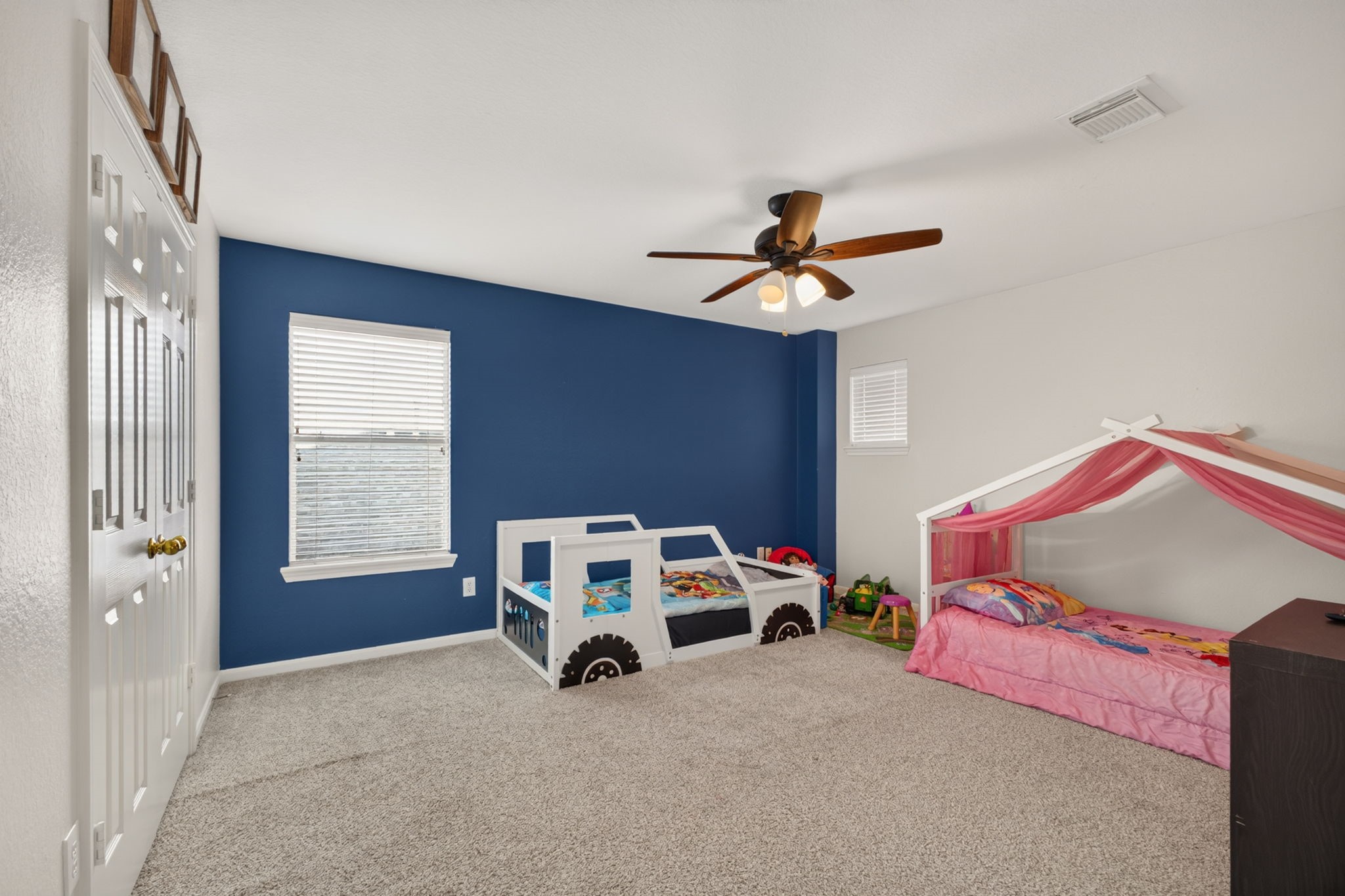 Second generous sized bedroom upstairs