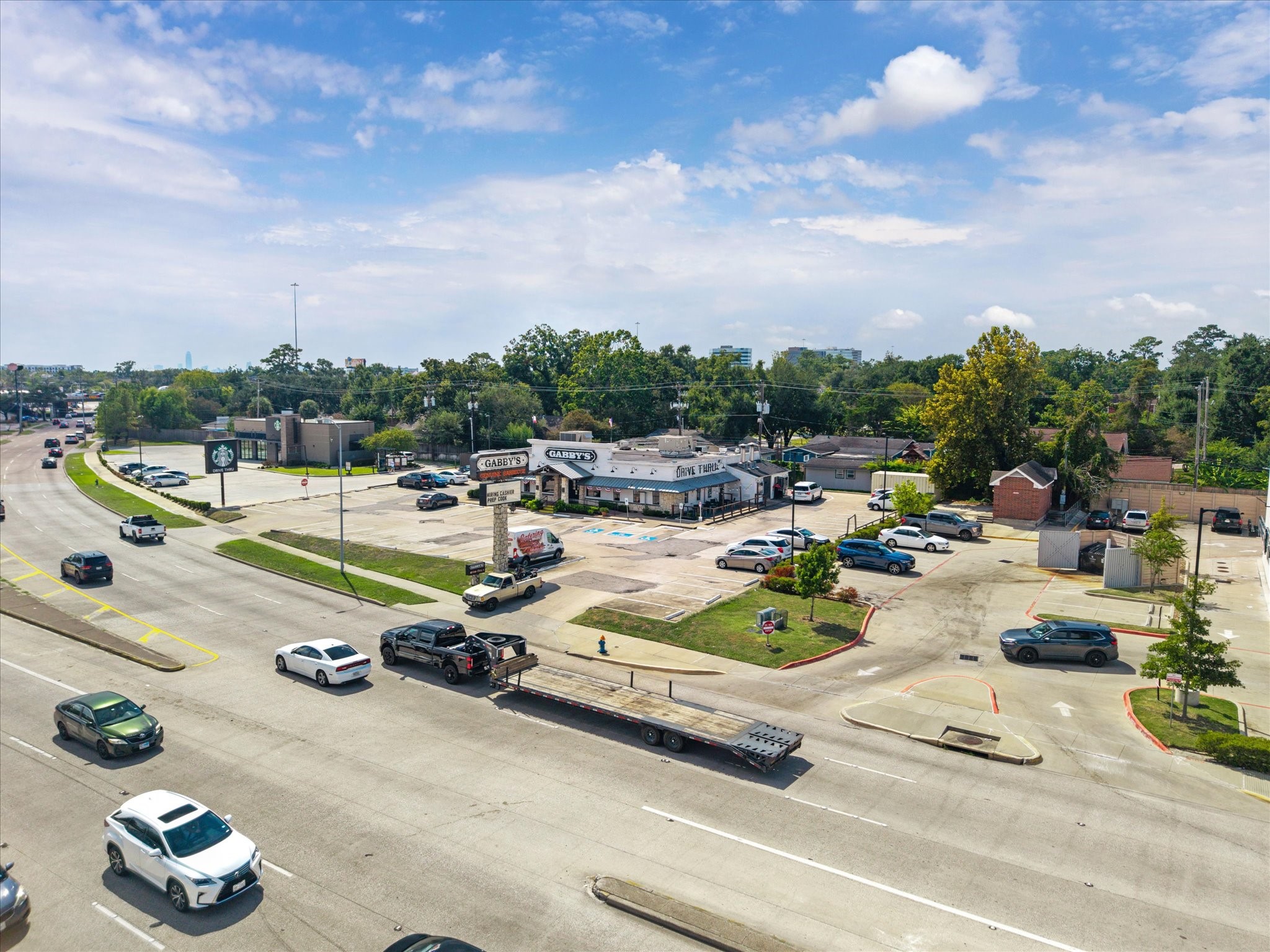 Locals frequent long-standing staples like Gabbys Bar-B-Q, while national brands such as Starbucks
add modern appeal. With quick access to the Heights, Oak Forest, and Loop 610, the location is a prime spot
for dining, shopping, and community connection.