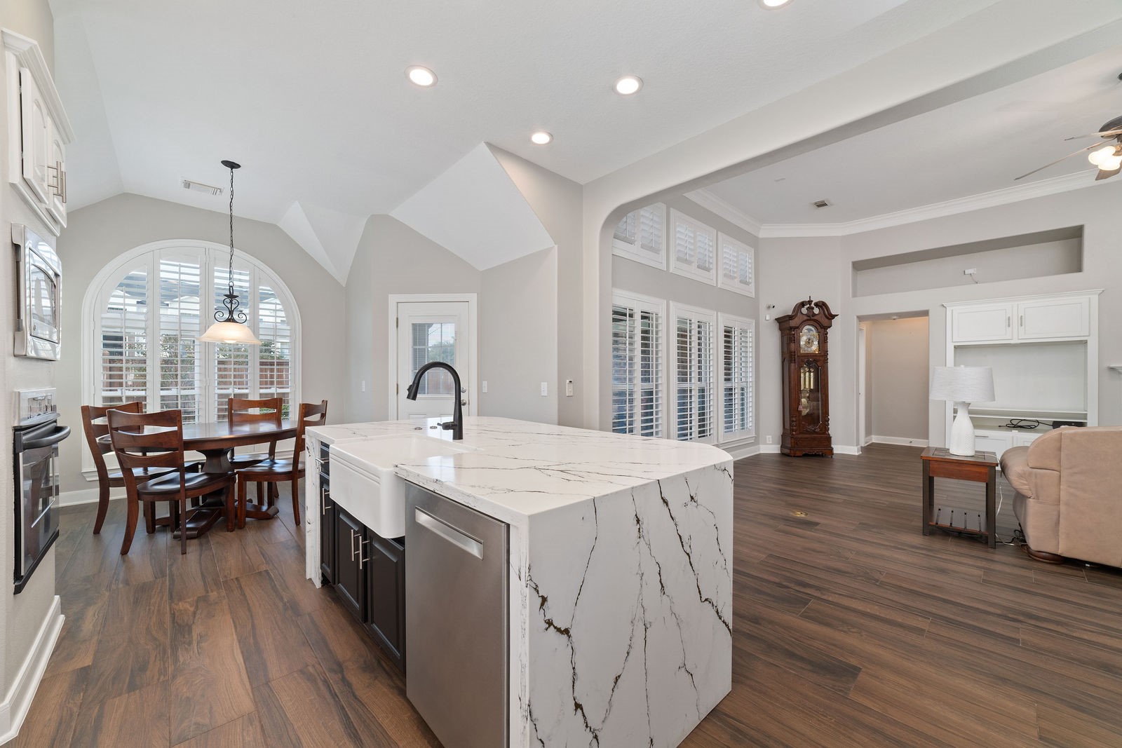 Kitchen, looking into breakfast area