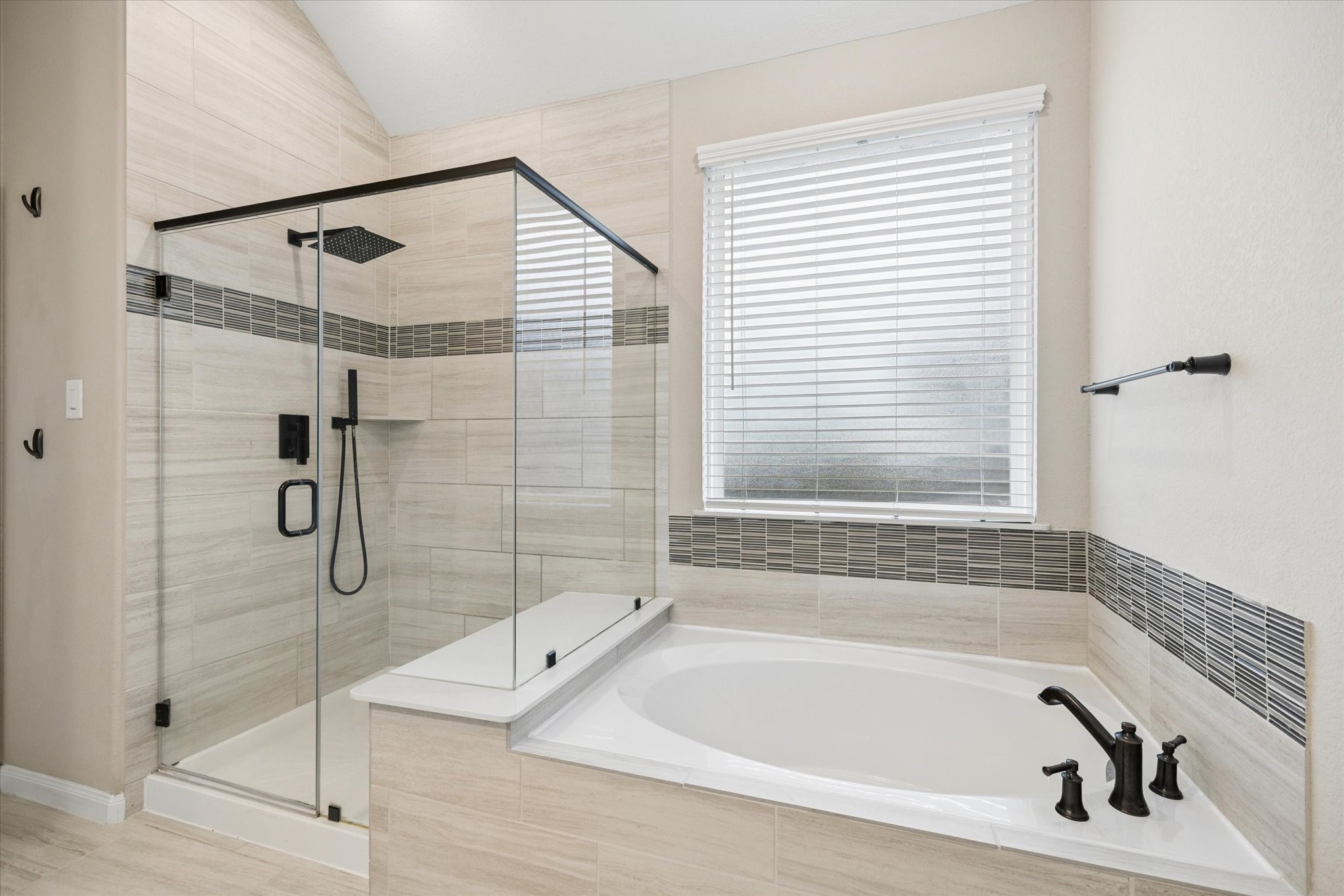 1924 Canyon Live Oak Street, Conroe, TX 77304