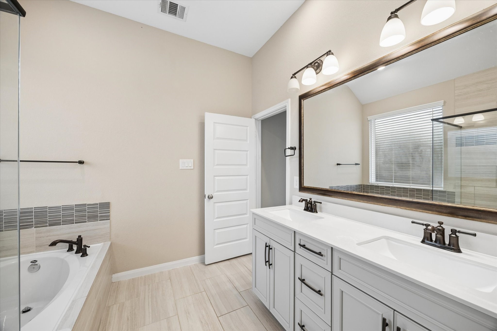 1924 Canyon Live Oak Street, Conroe, TX 77304