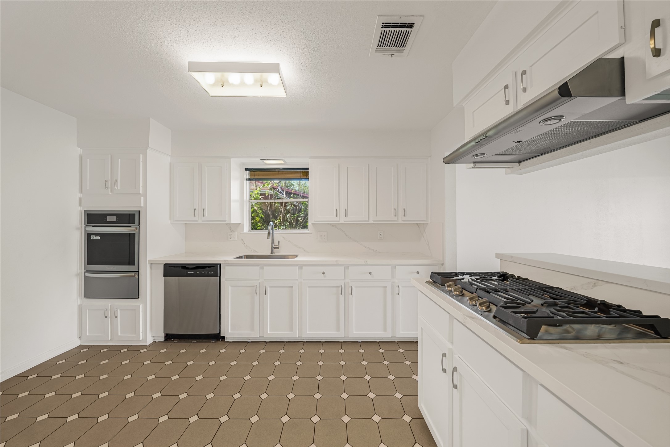 10423 Sageburrow Drive, Houston, TX 77089