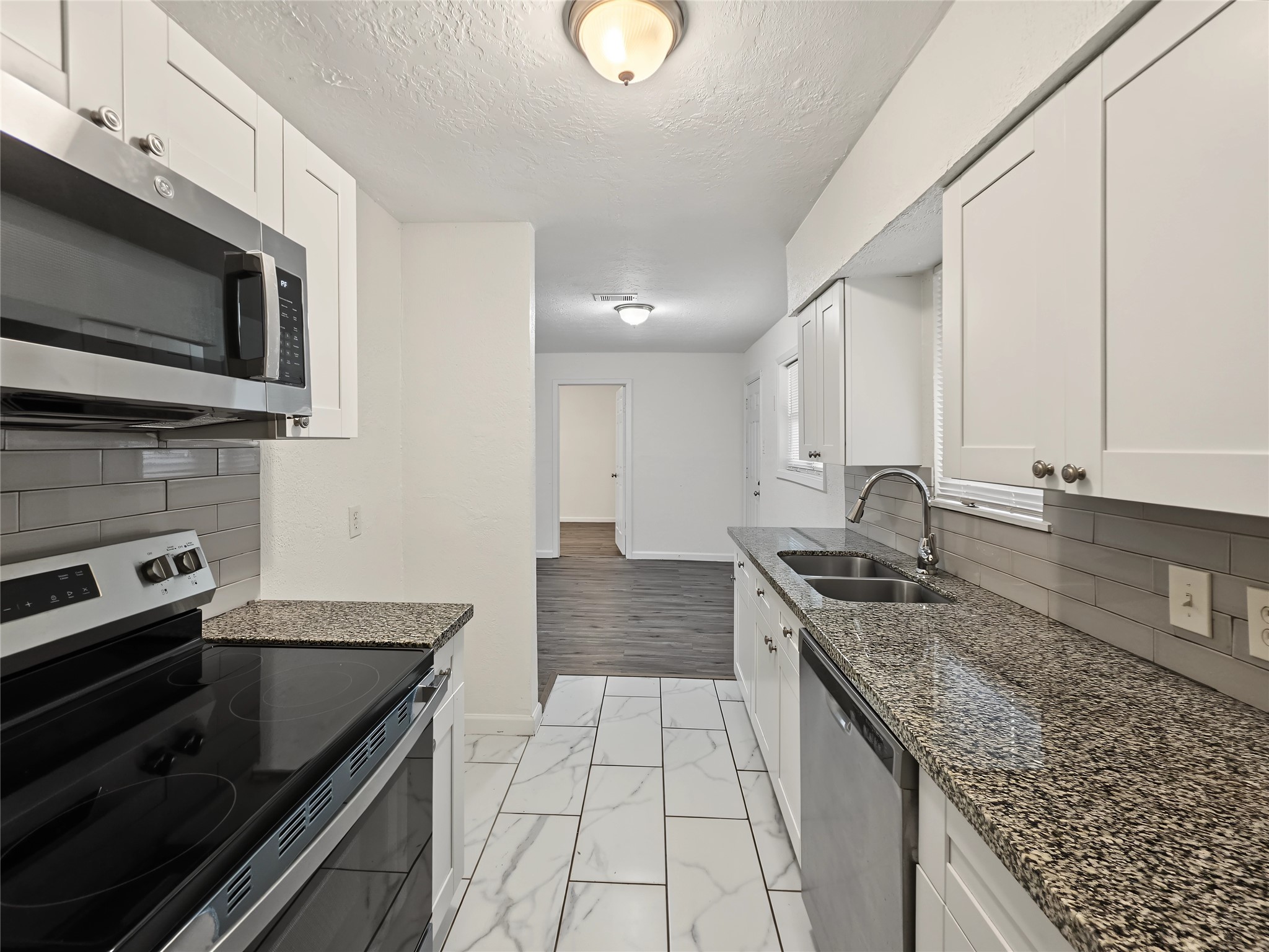 206 Prune Street, La Marque, TX 77568