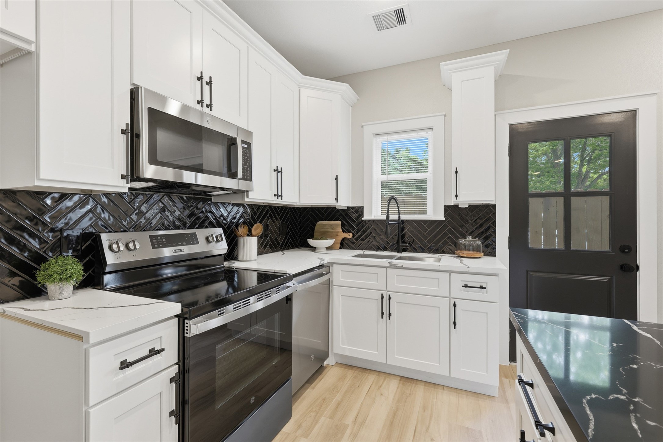 4719 Mallow Street, #A, Houston, TX 77033 4719 Mallow Street, #A, Houston, TX 77033