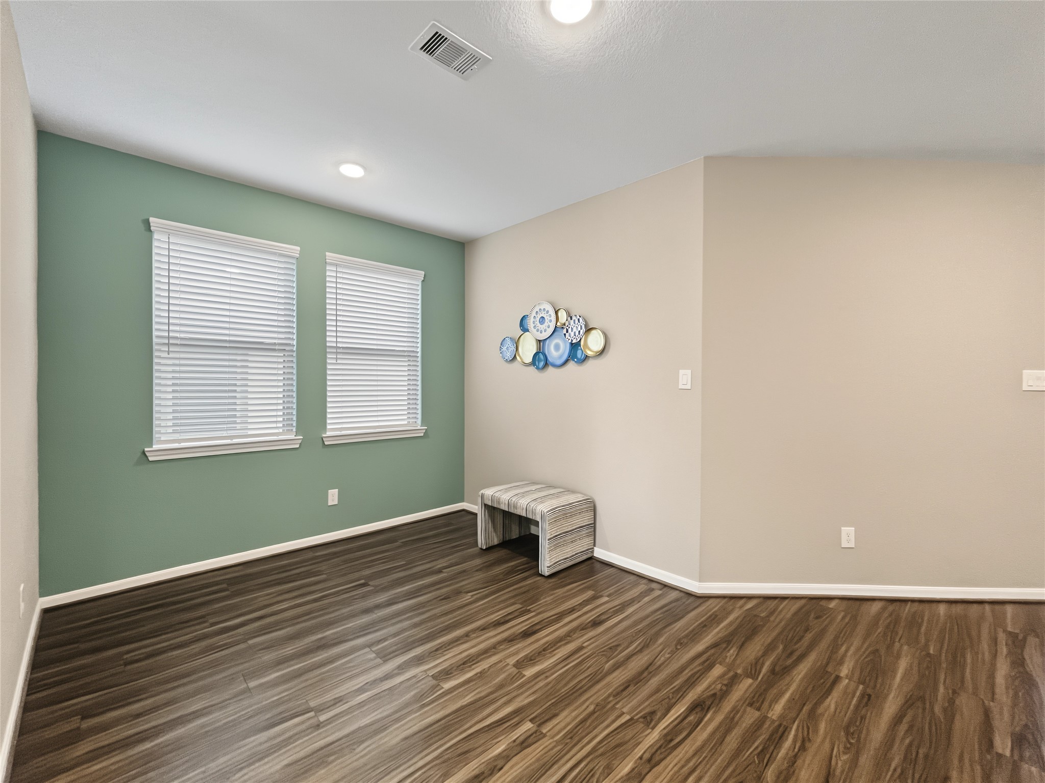 Another view of the dining room.