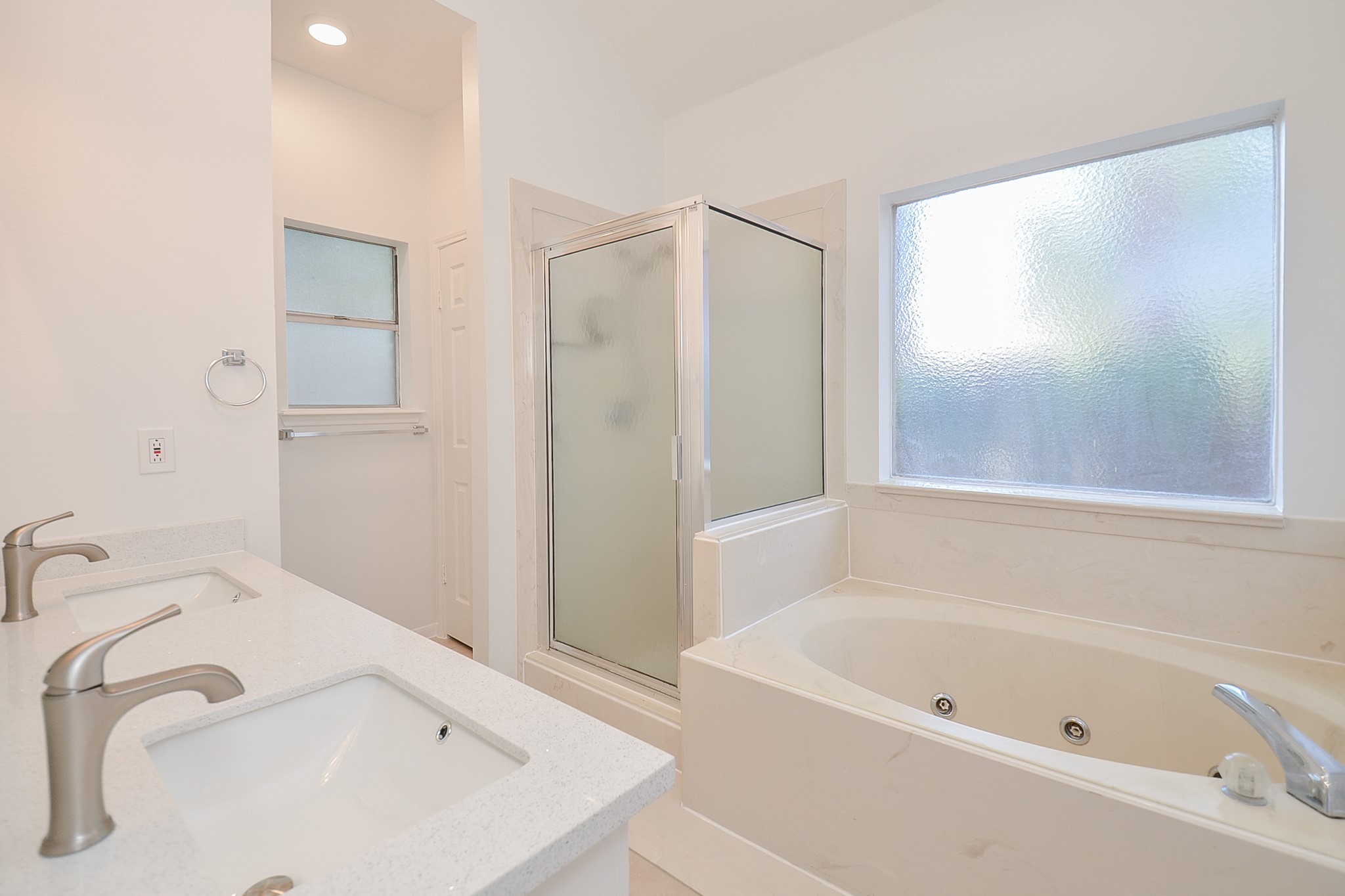 Jetted tub and separate shower for your enjoyment and relaxation.