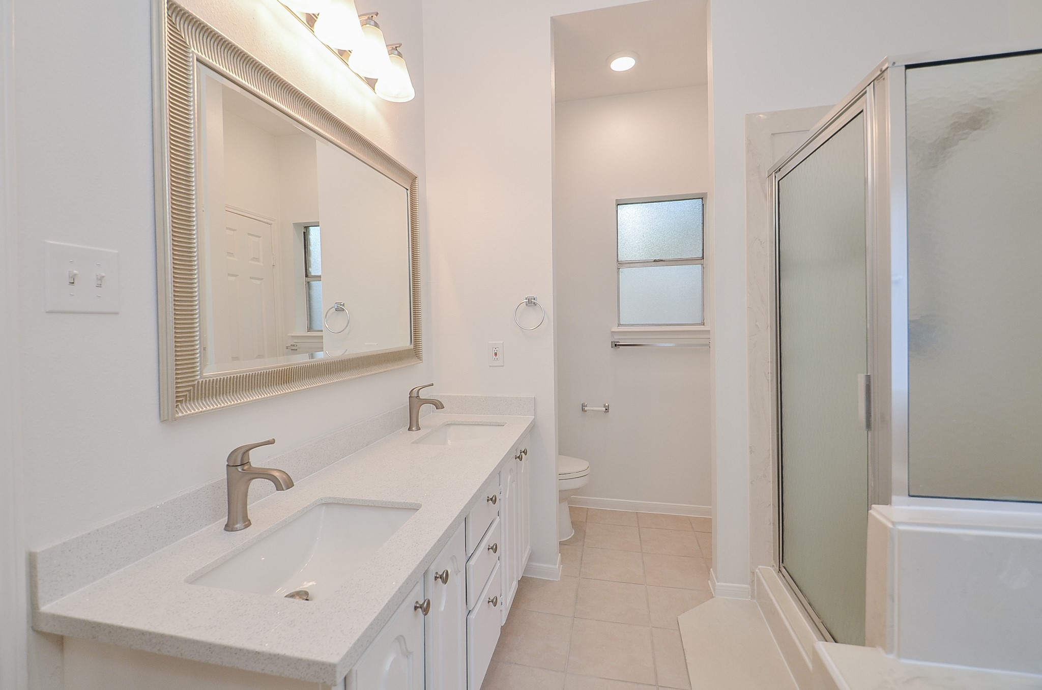 Large primary ensuite bath