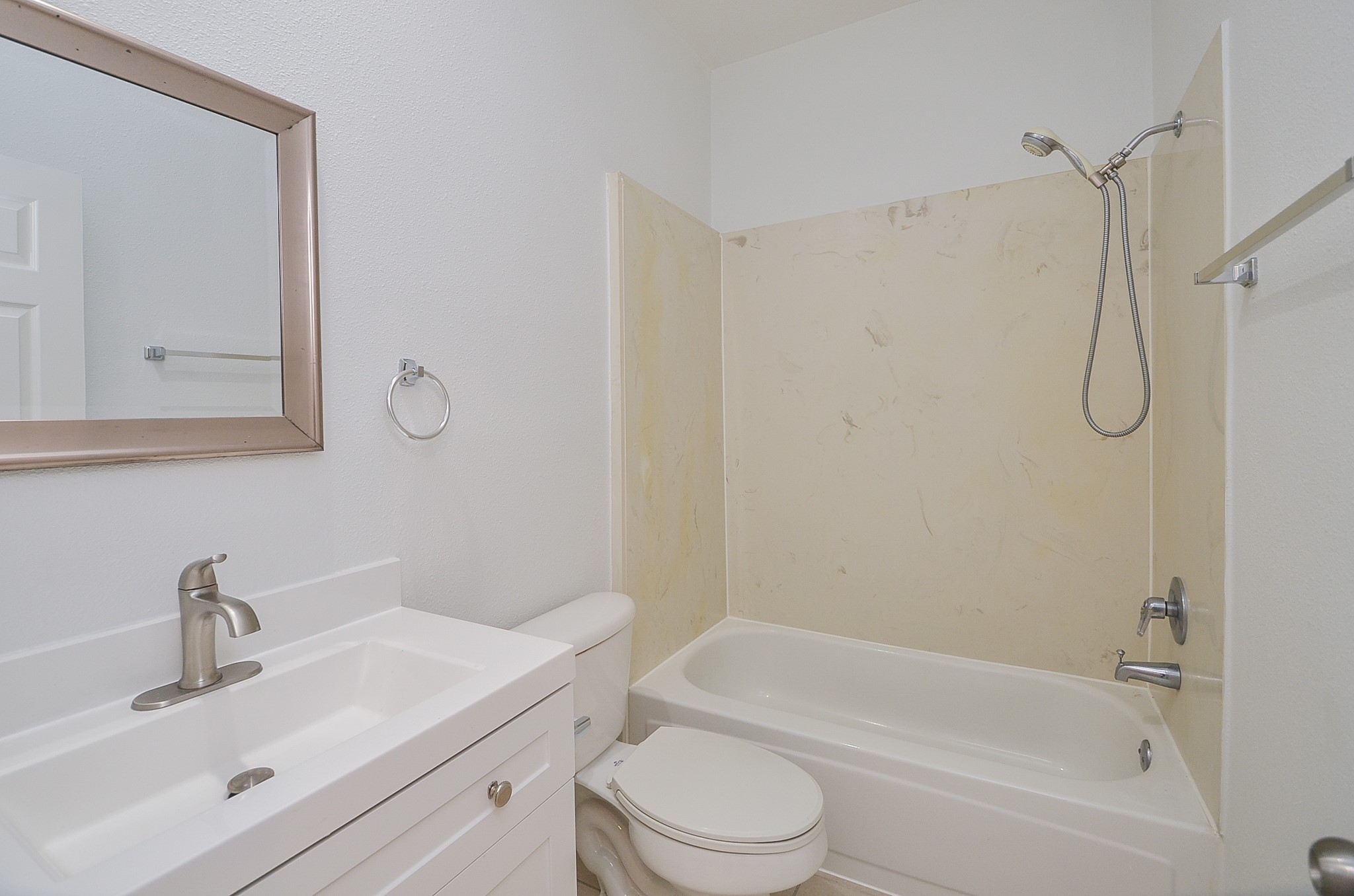 Secondary bathroom is spacious.