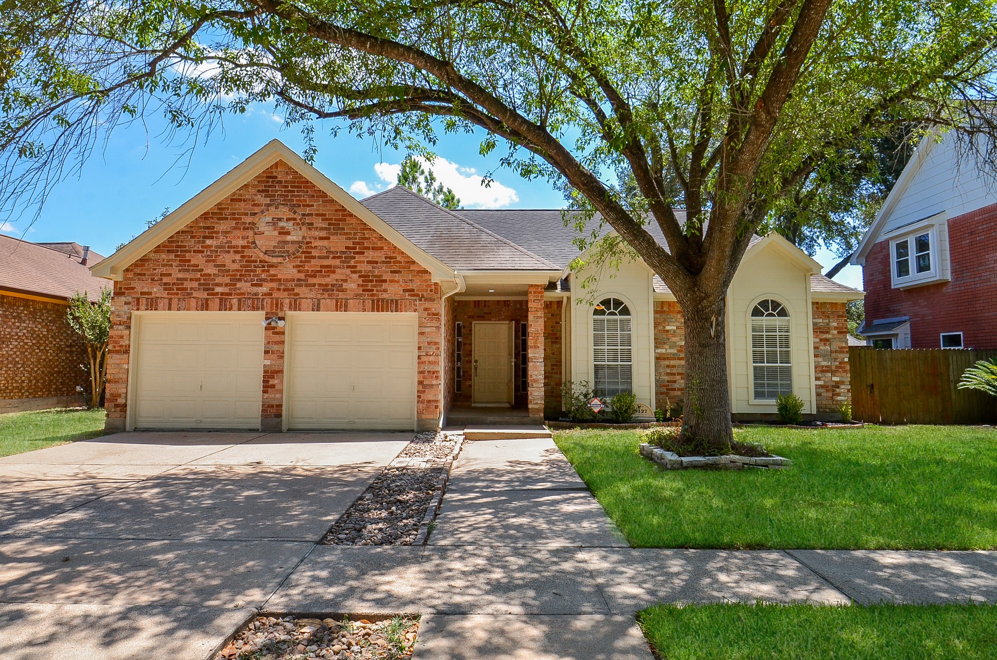 Fresh landscaping front and back. Full sprinkler system. Fresh landscaping front and back. Full sprinkler system.
