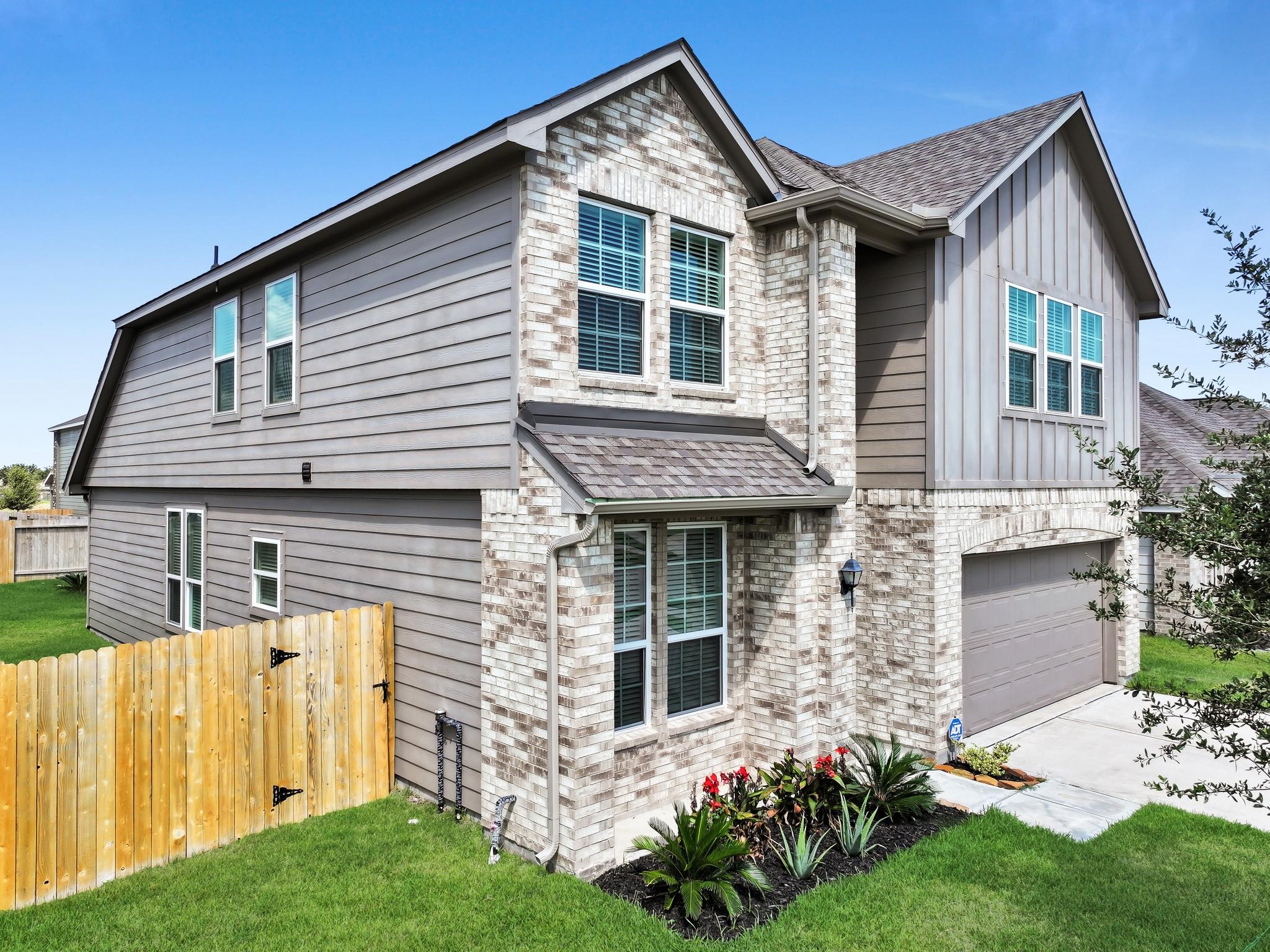 766 Dewberry Road, La Marque, TX 77568