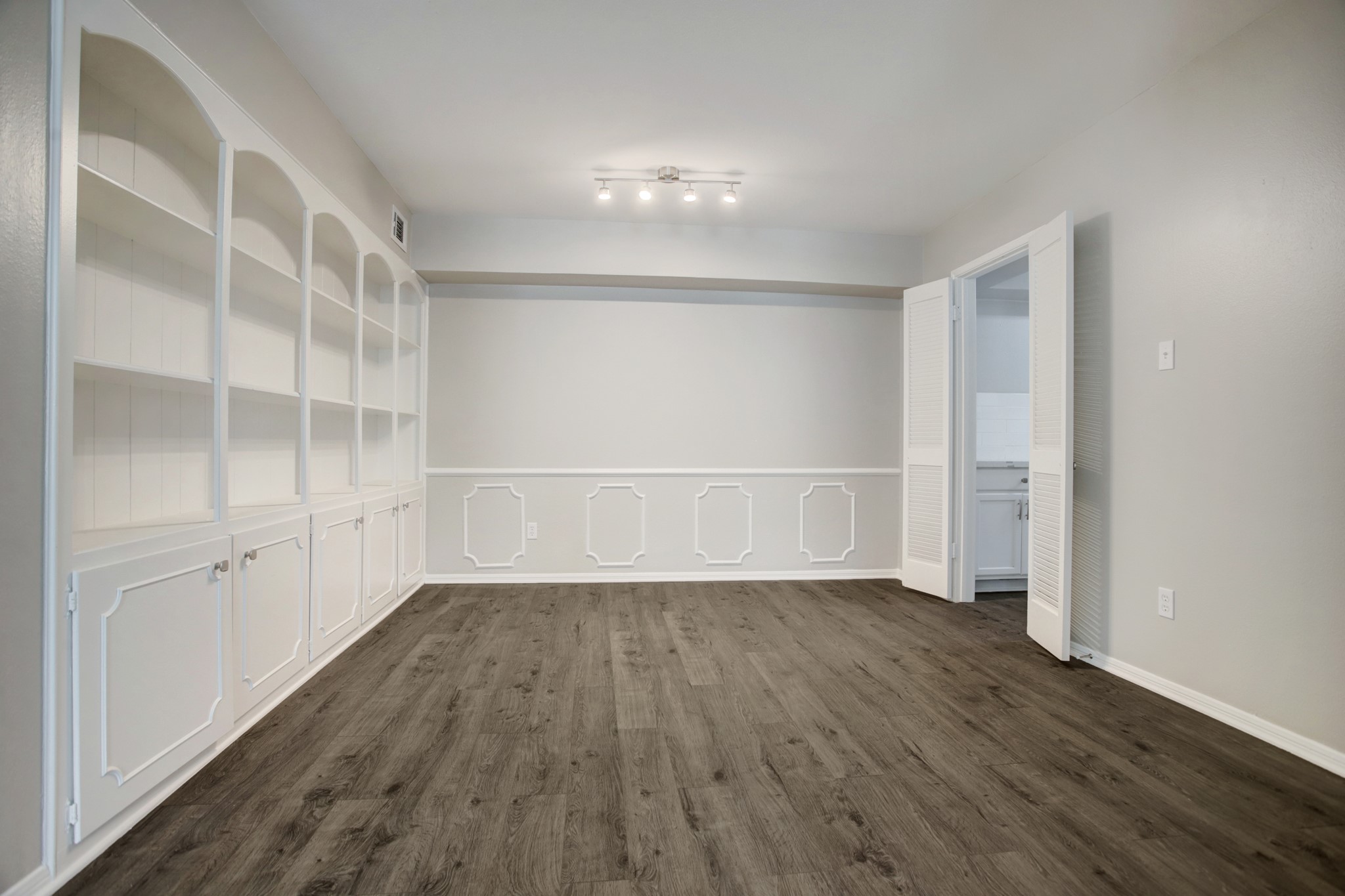 353 N Post Oak Lane, #819, Houston, TX 77024