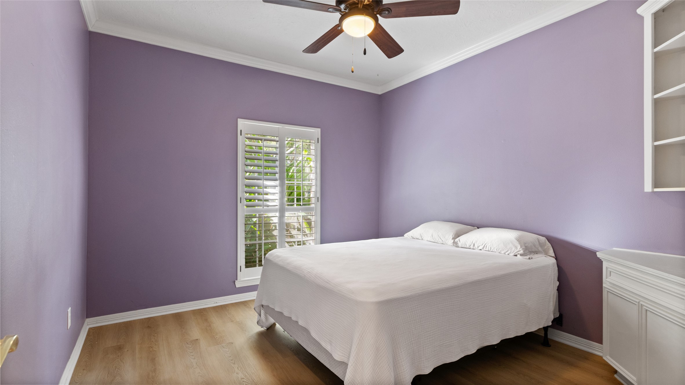 2nd bedroom comes with built in.