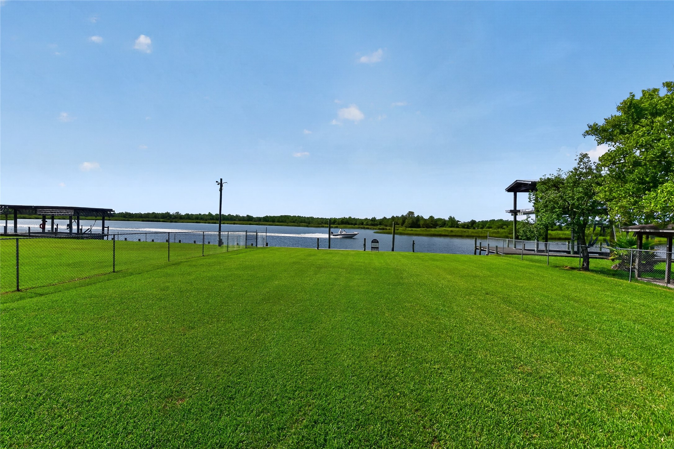 4228 Scenic Drive, Dickinson, TX 77539