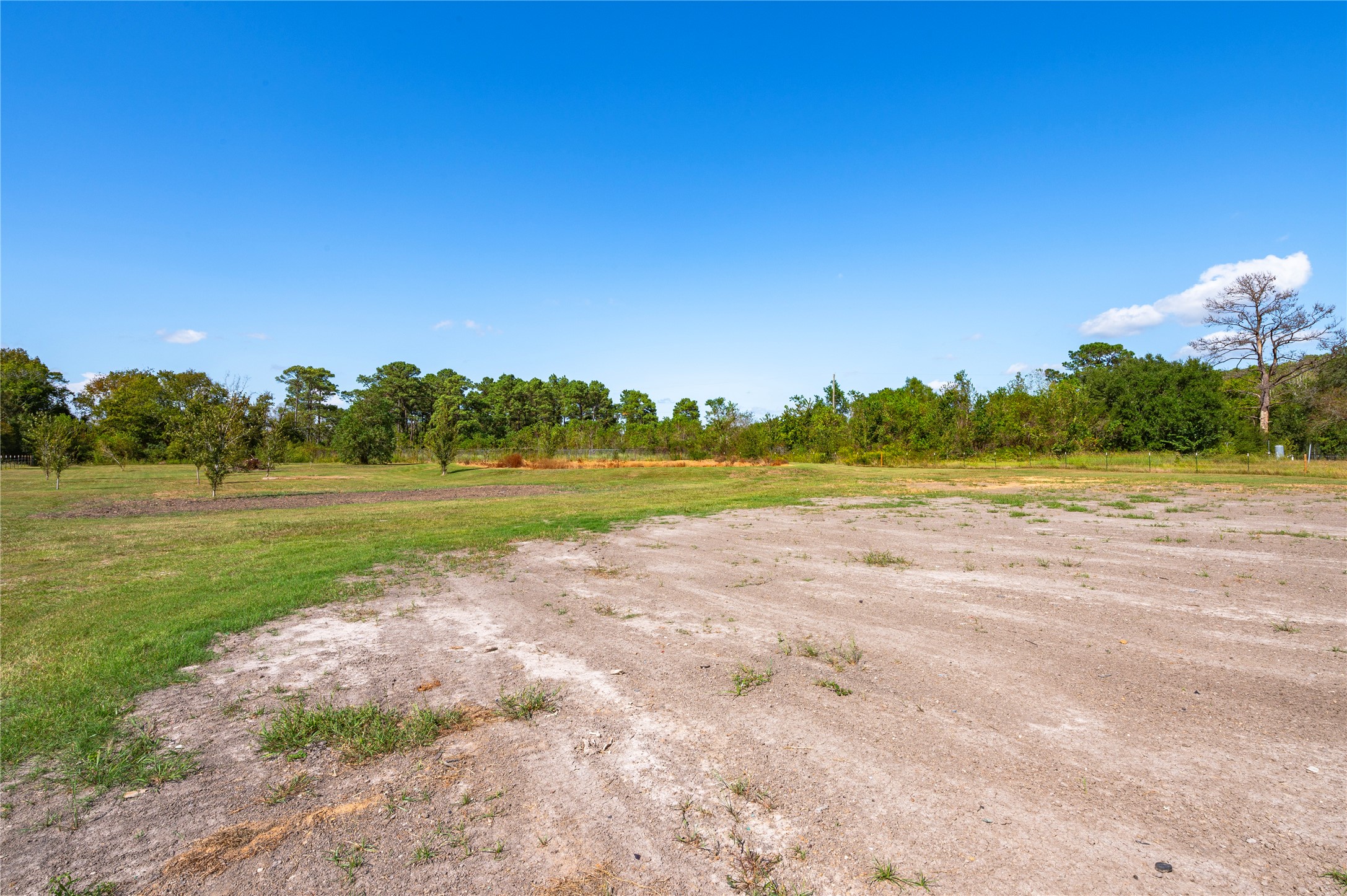 7120 County Road 171, Alvin, TX 77511