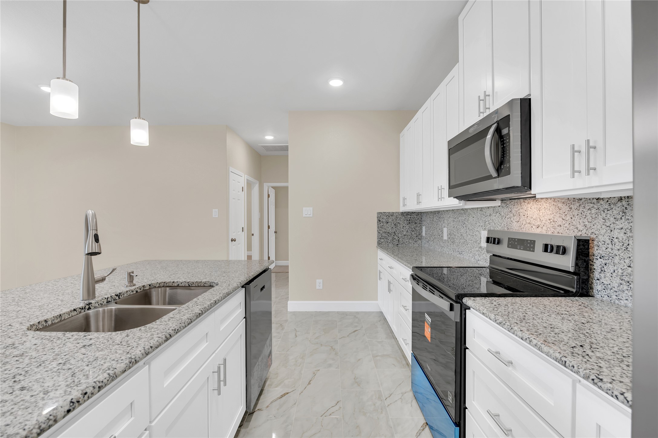 7120 County Road 171, Alvin, TX 77511