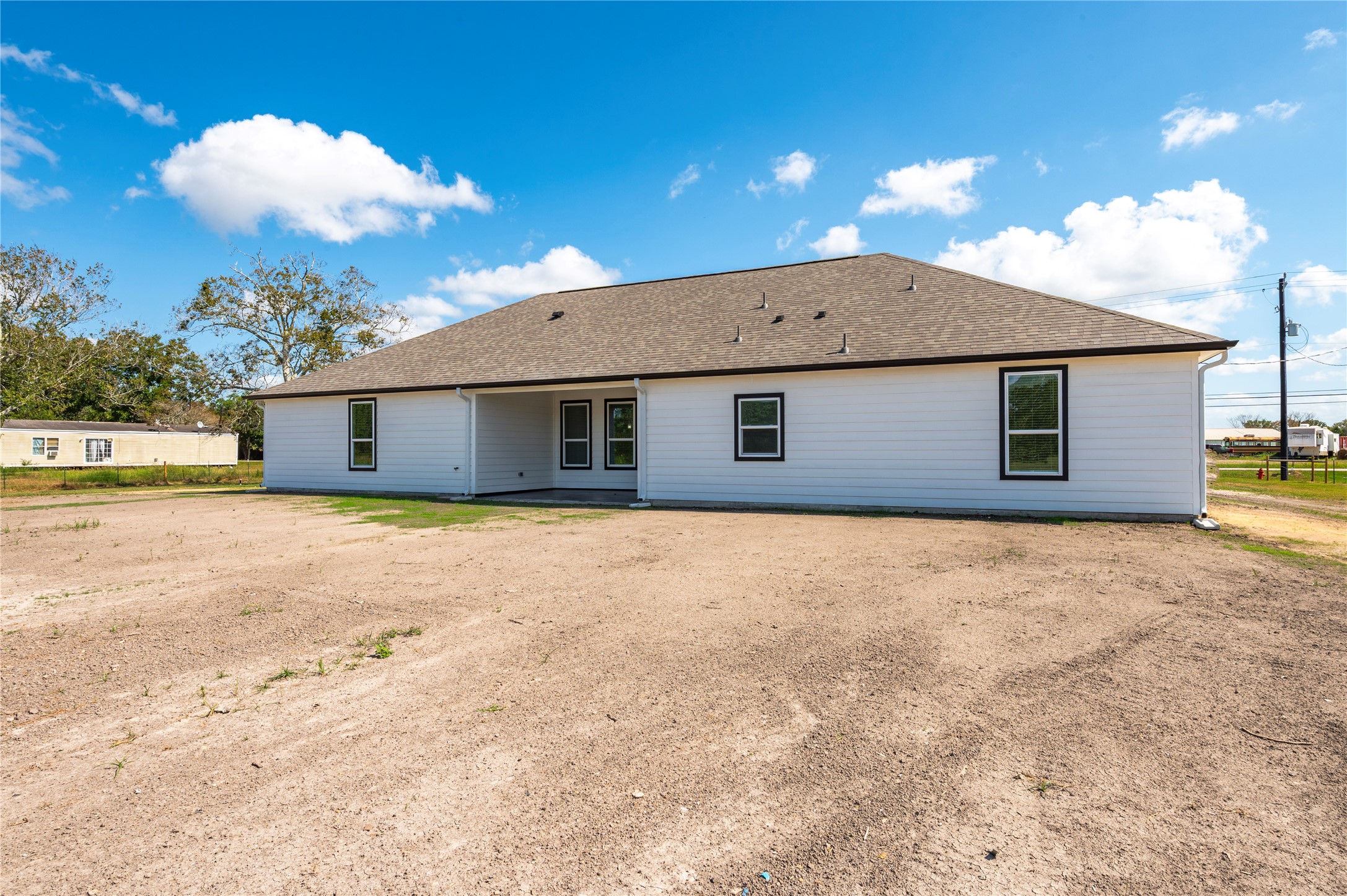 7120 County Road 171, Alvin, TX 77511