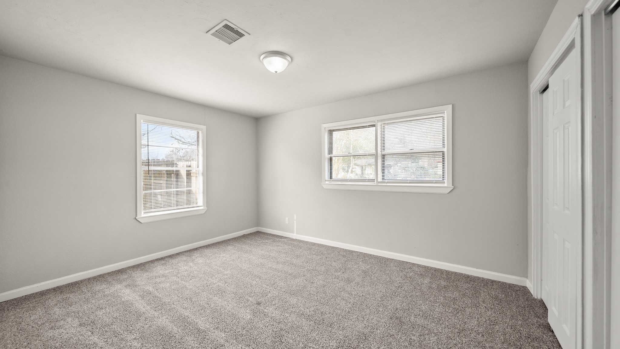 6809 W Bayou Drive W, Hitchcock, TX 77563