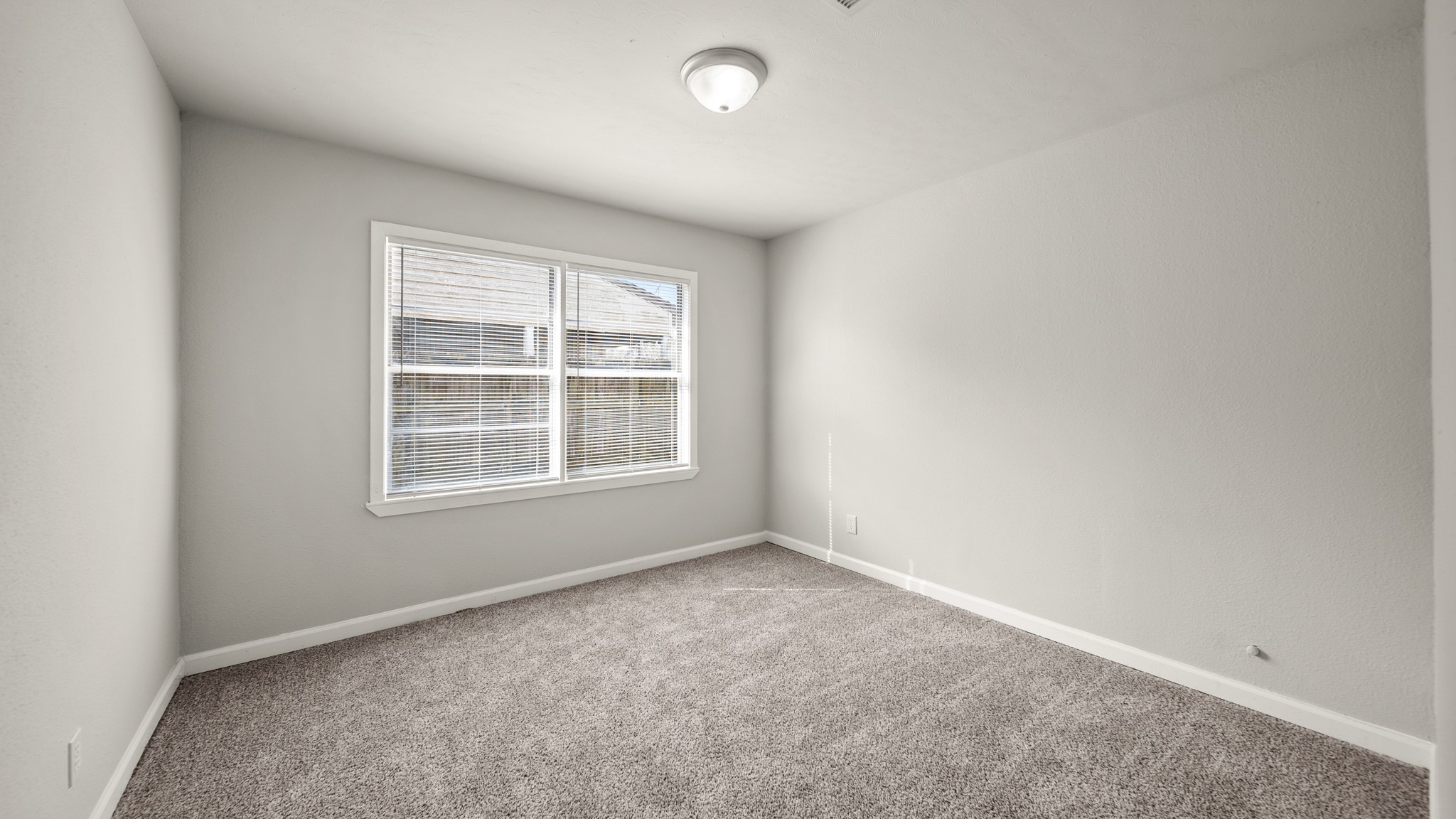 6809 W Bayou Drive W, Hitchcock, TX 77563