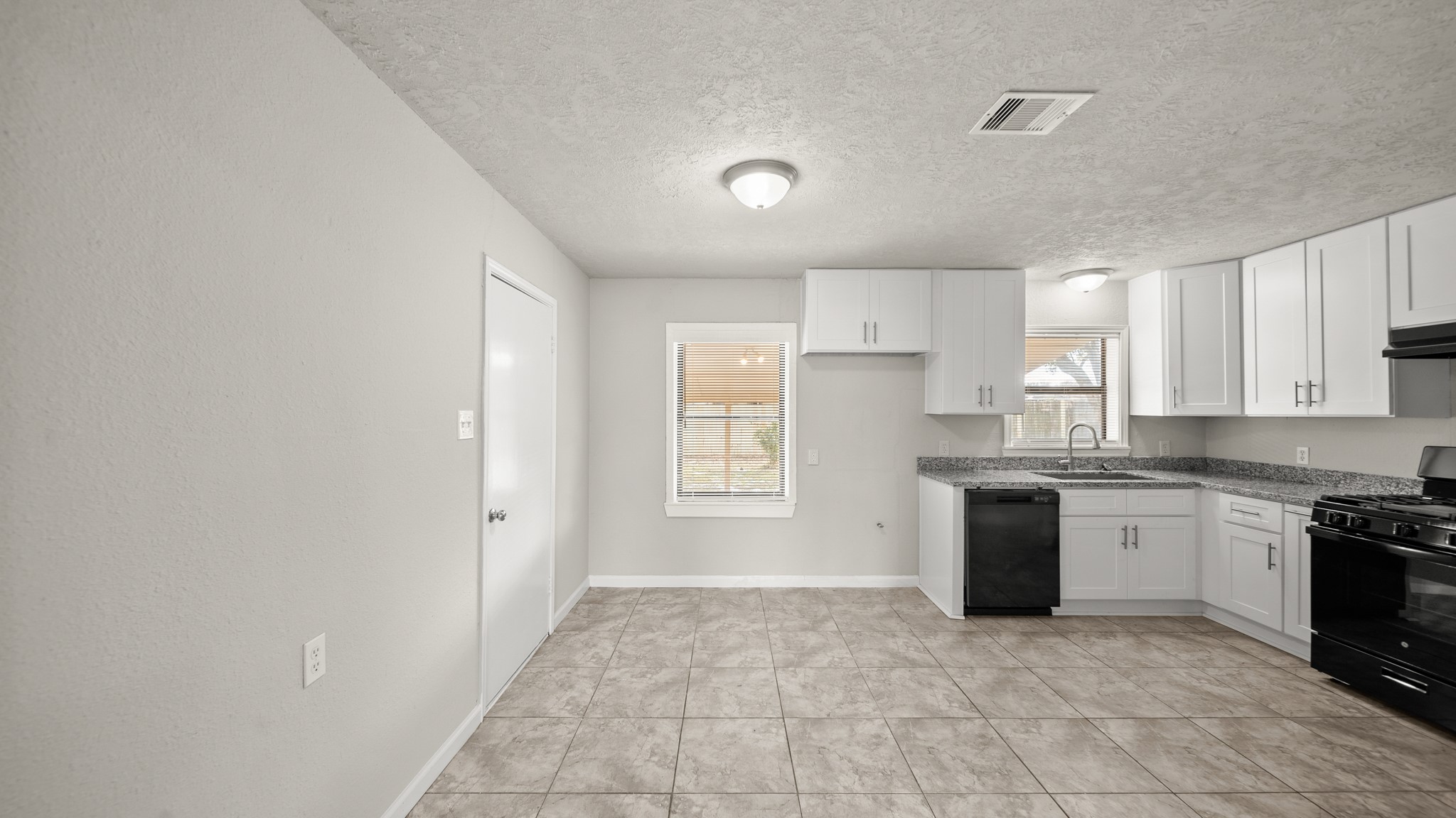 6809 W Bayou Drive W, Hitchcock, TX 77563 6809 W Bayou Drive W, Hitchcock, TX 77563