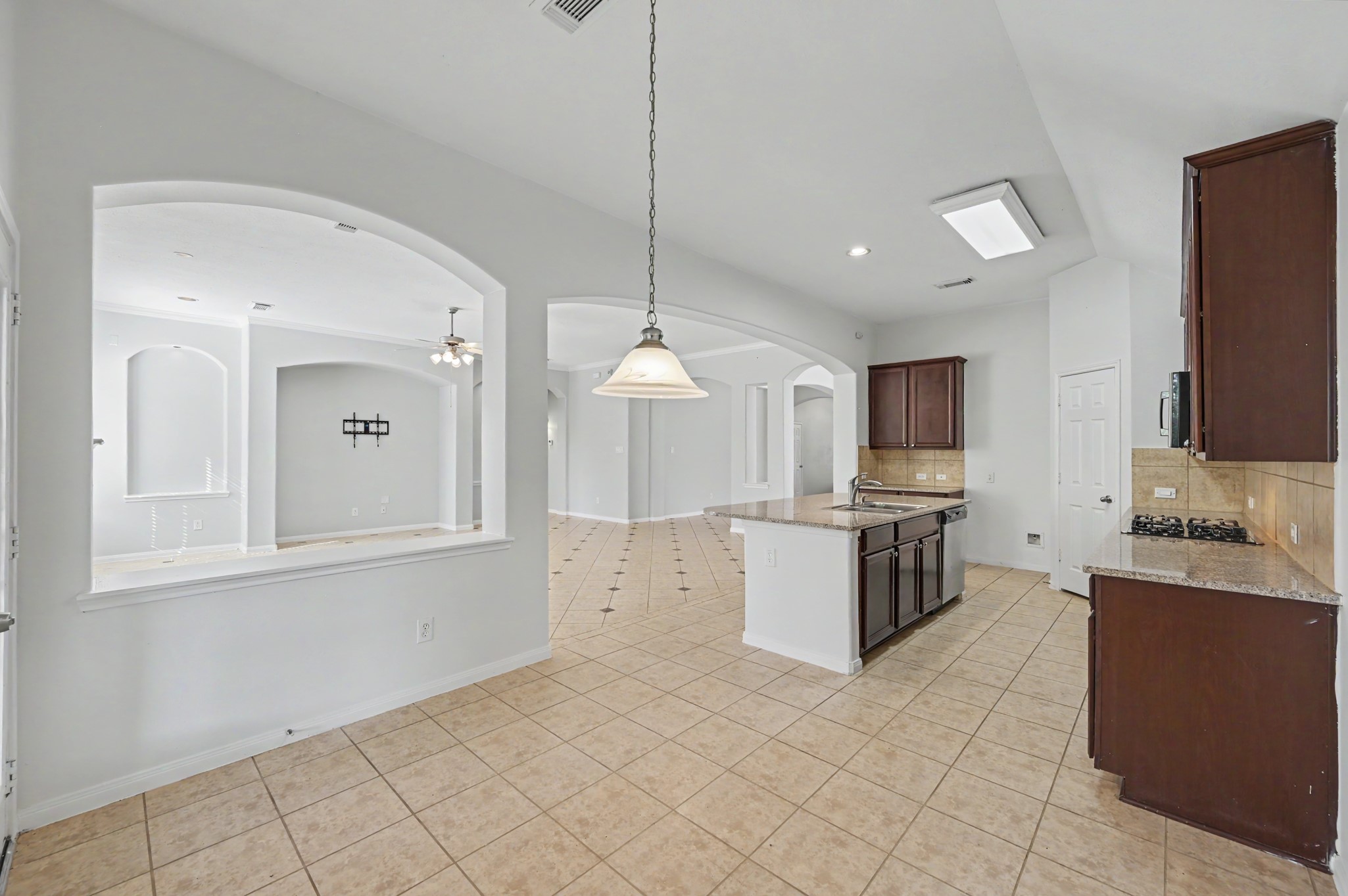 Additional view of breakfast area.