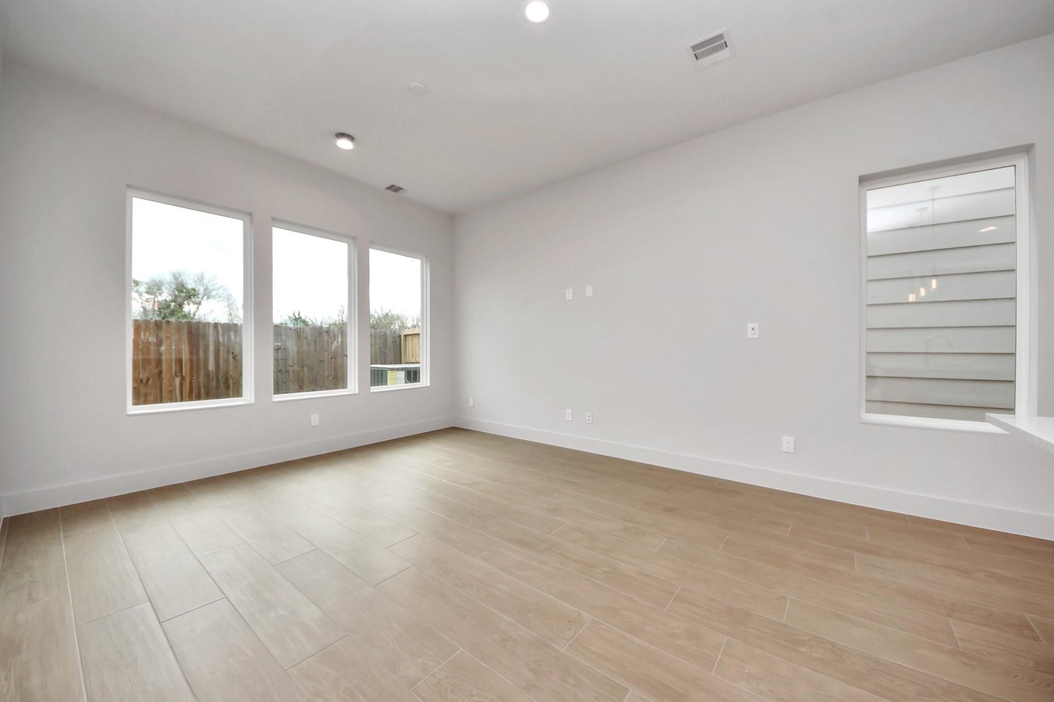 13105 Moncloa Drive, Houston, TX 77047