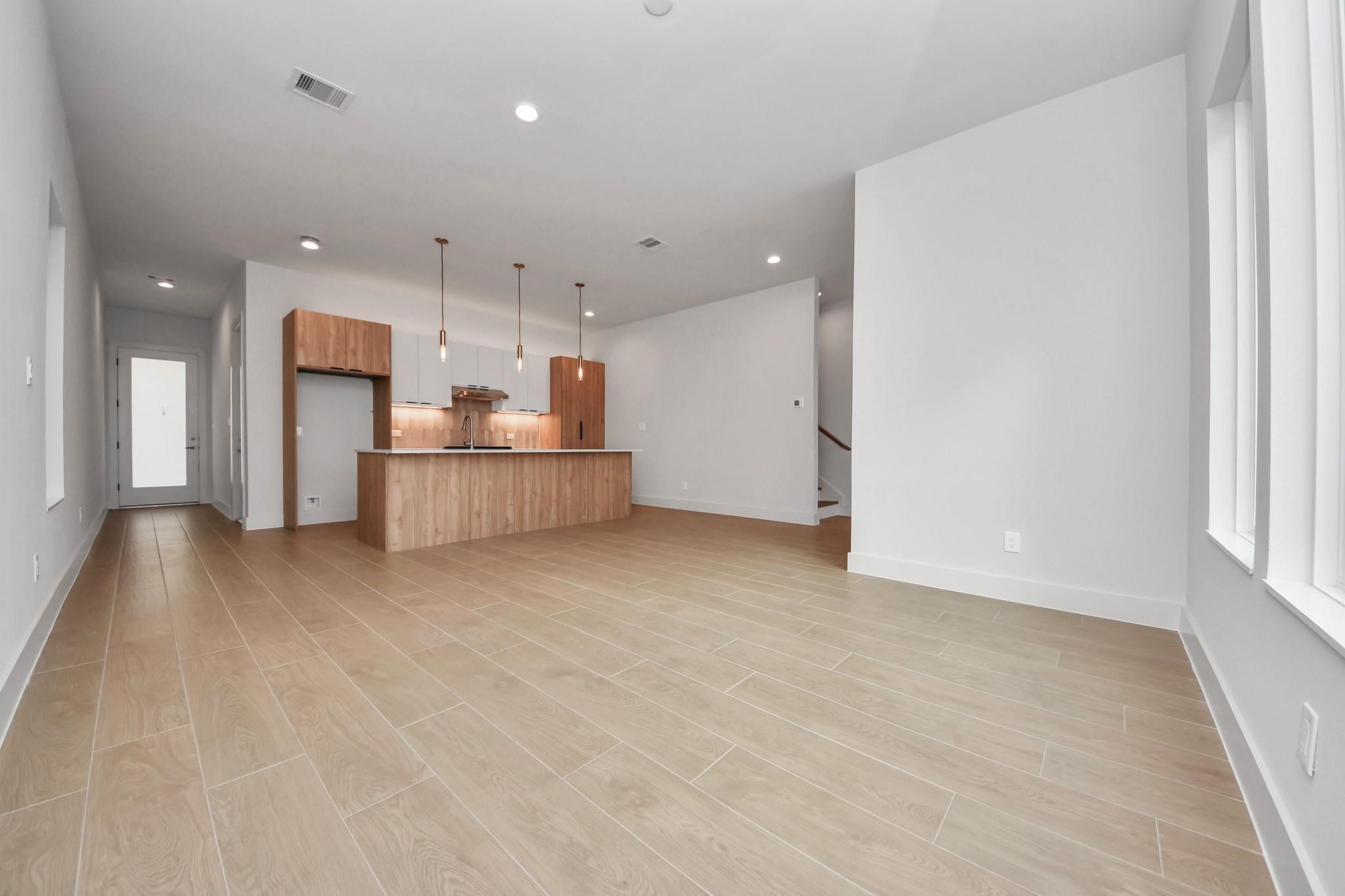 13105 Moncloa Drive, Houston, TX 77047 13105 Moncloa Drive, Houston, TX 77047