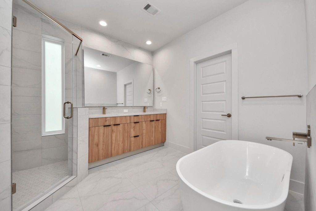 13105 Moncloa Drive, Houston, TX 77047