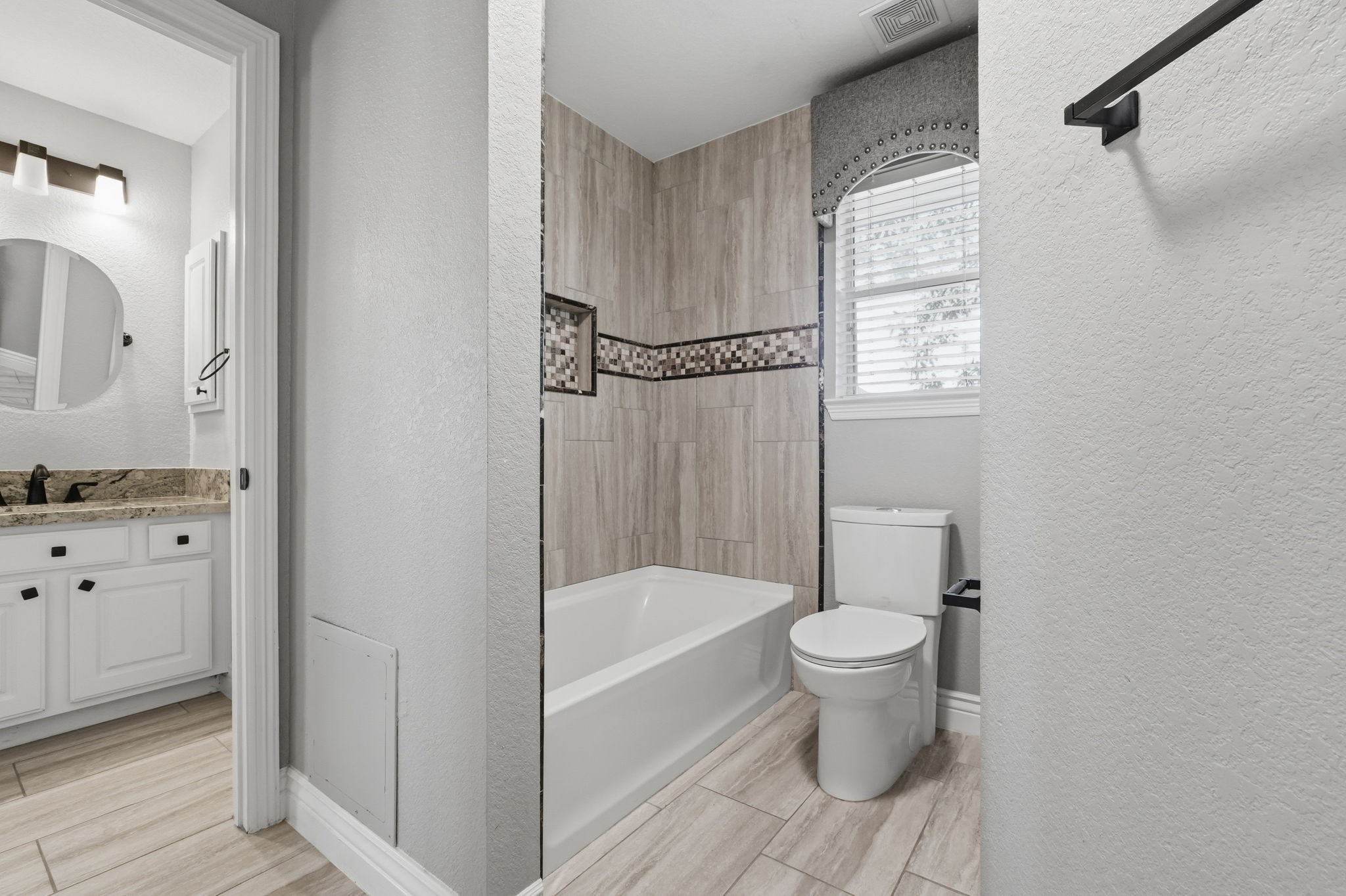Private en-suite bathroom