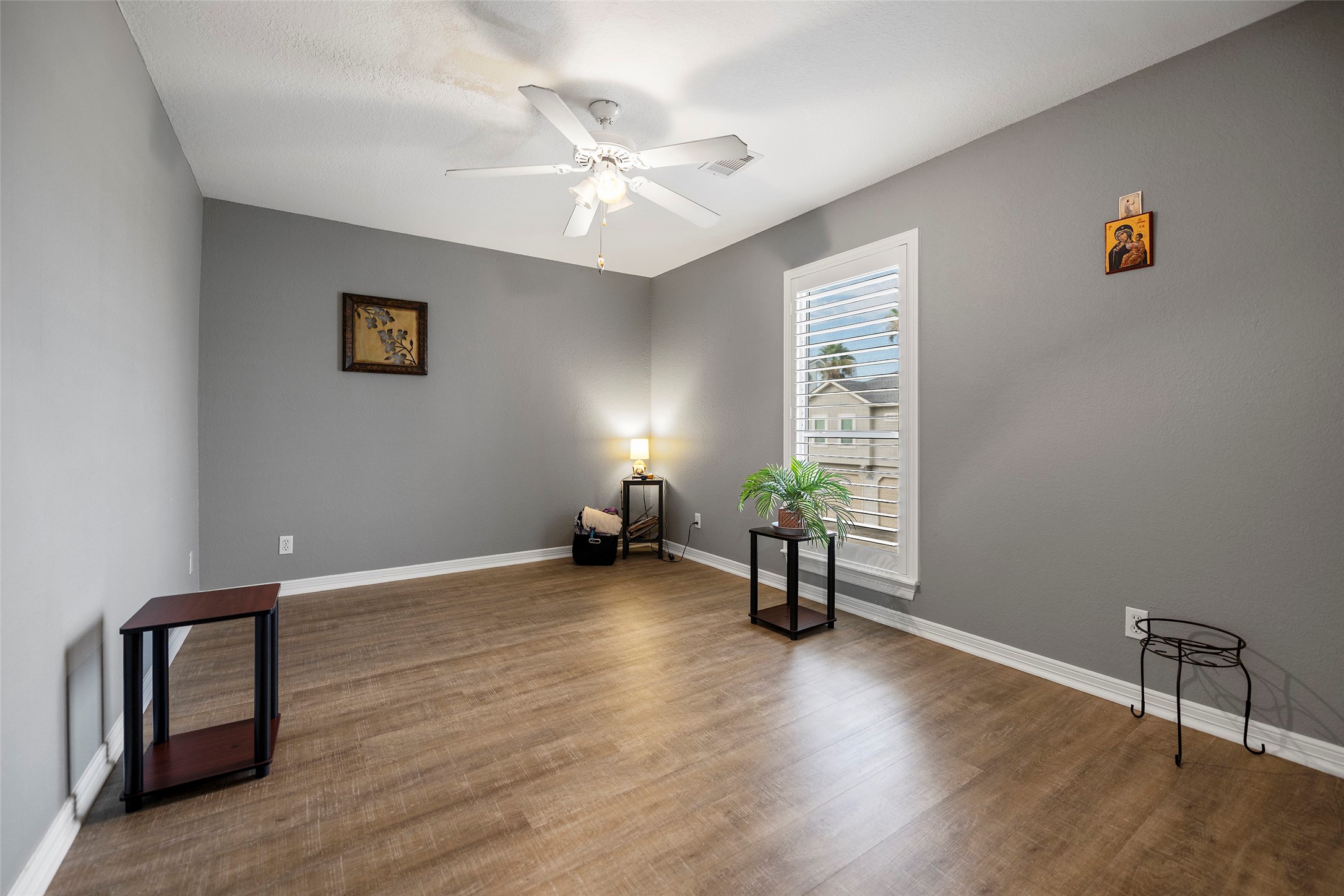 26 N Curlew Street, La Marque, TX 77568